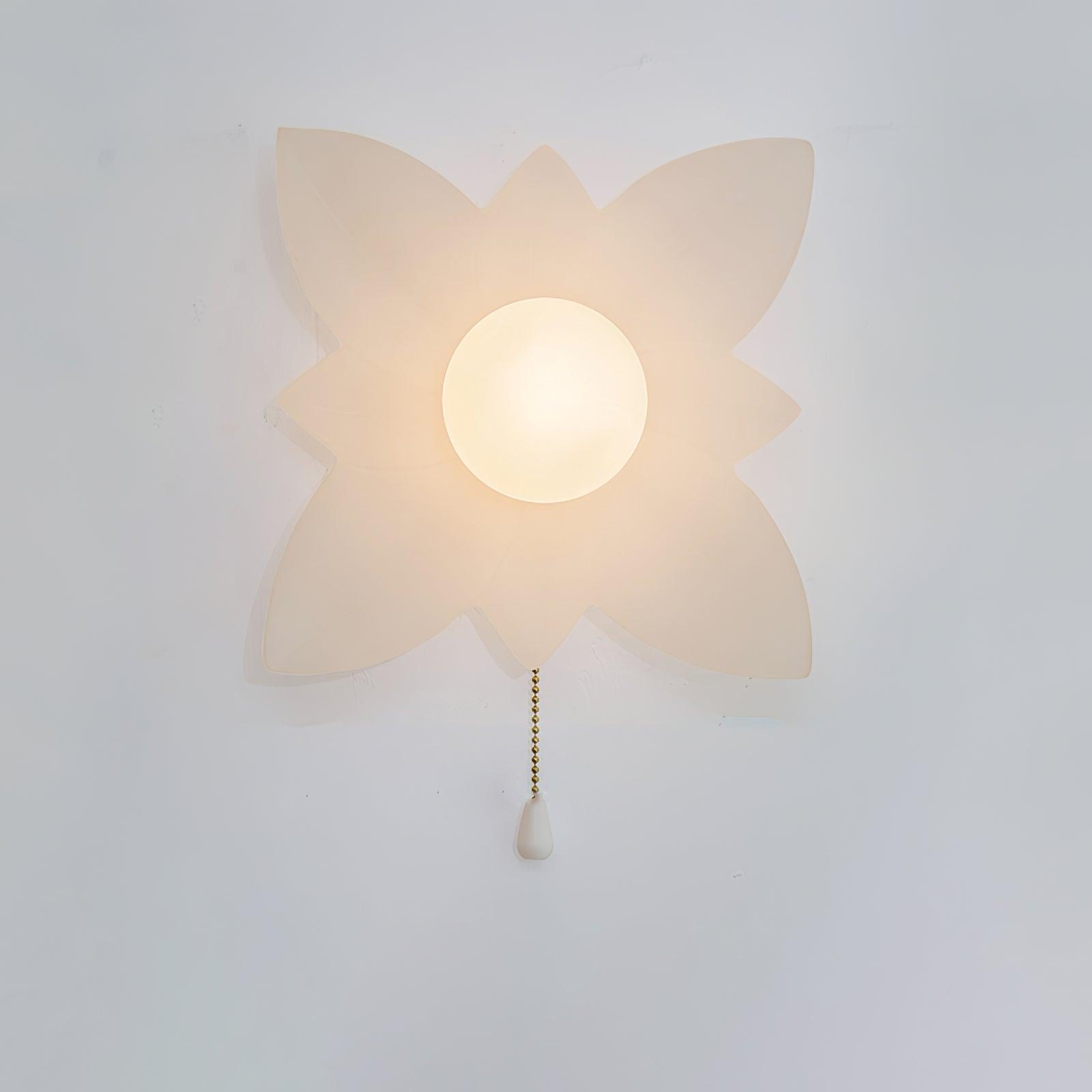 Lyn Flower-Shaped Wall Light