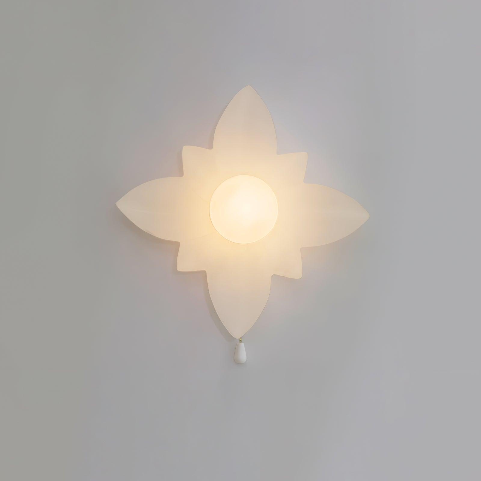 Lyn Flower-Shaped Wall Light