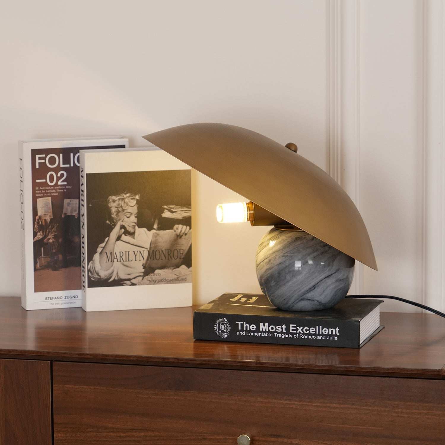 Fenaso Marble Table Lamp