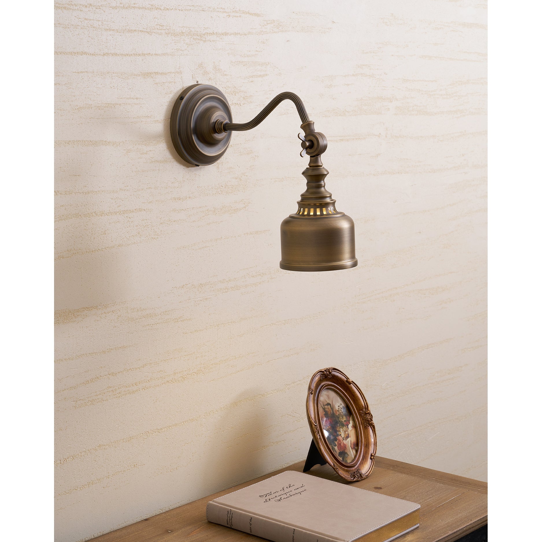 Miloara Vintage Wall Light