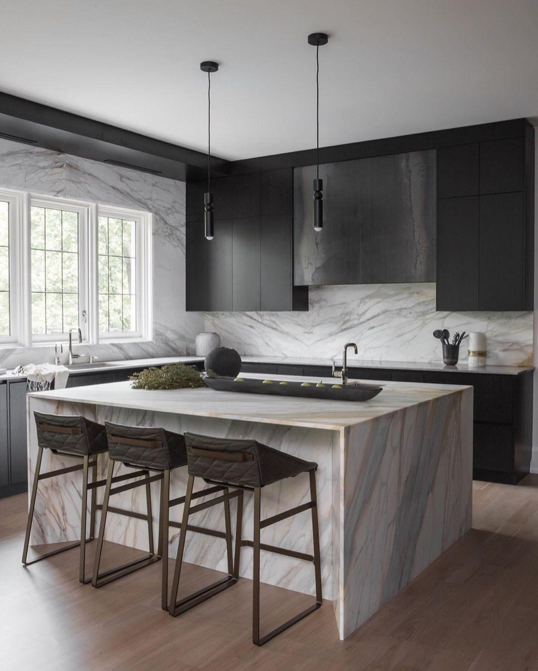 Valeerley Tube Pendant Light