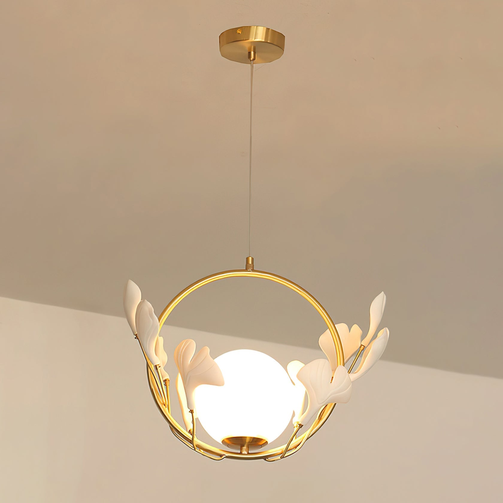 Gengo Flower Pendant Light