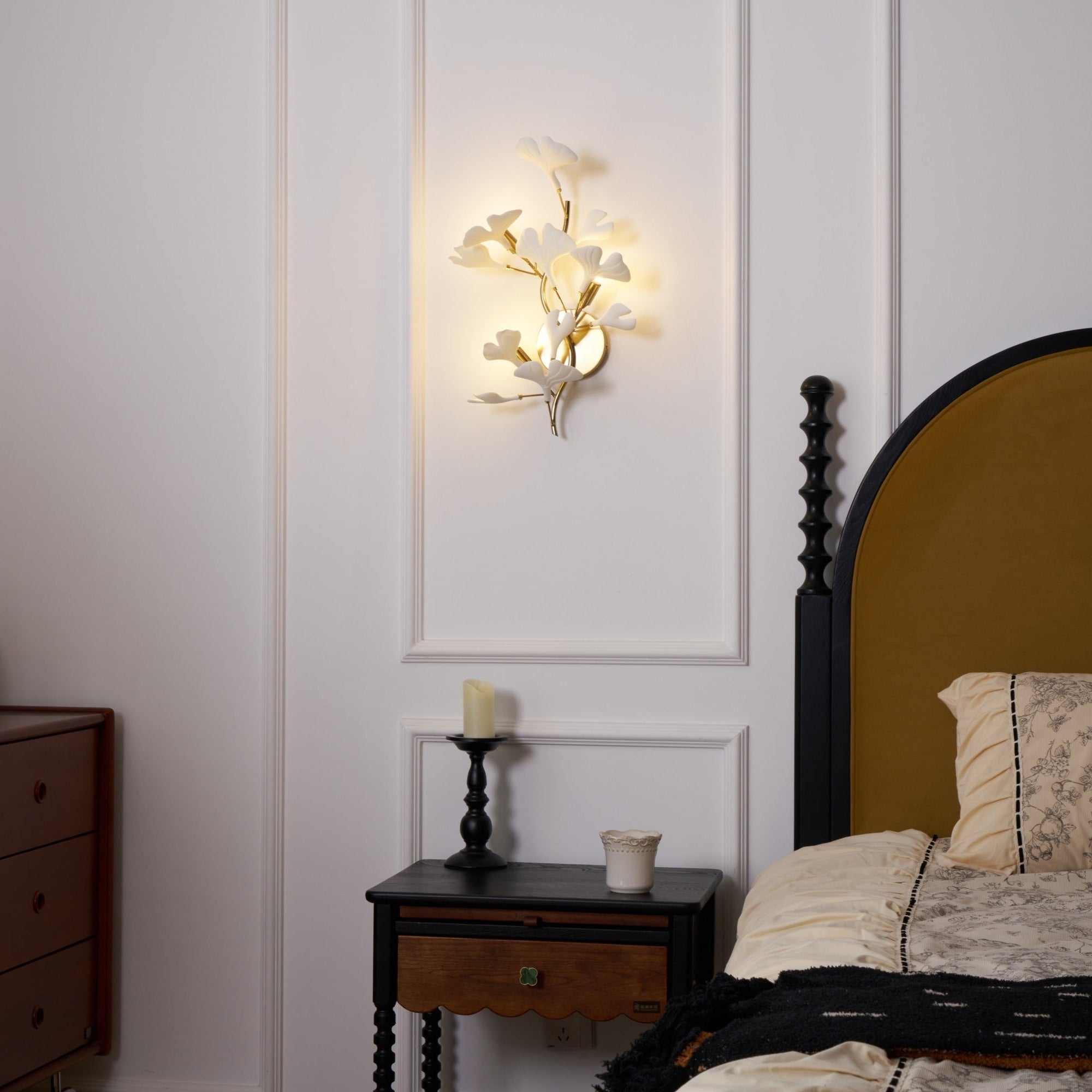 Fynzor Flower Wall Light