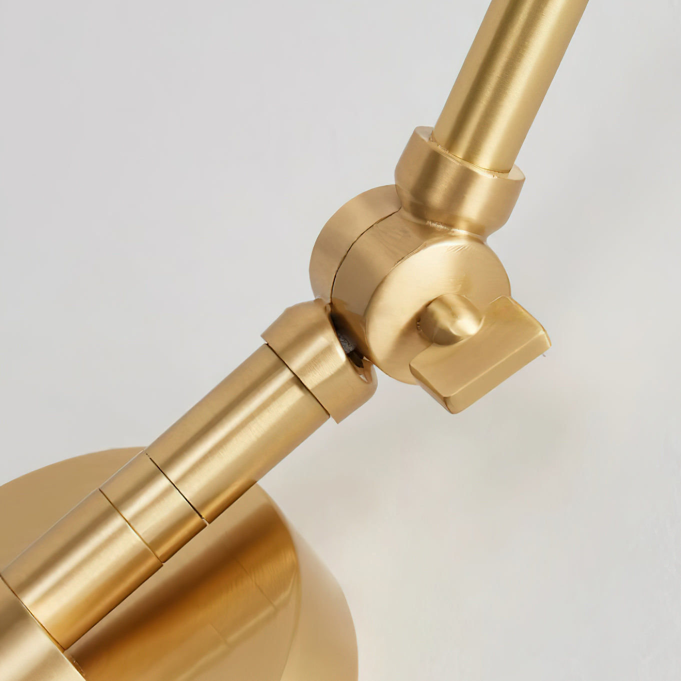 Elvoro Wall Light