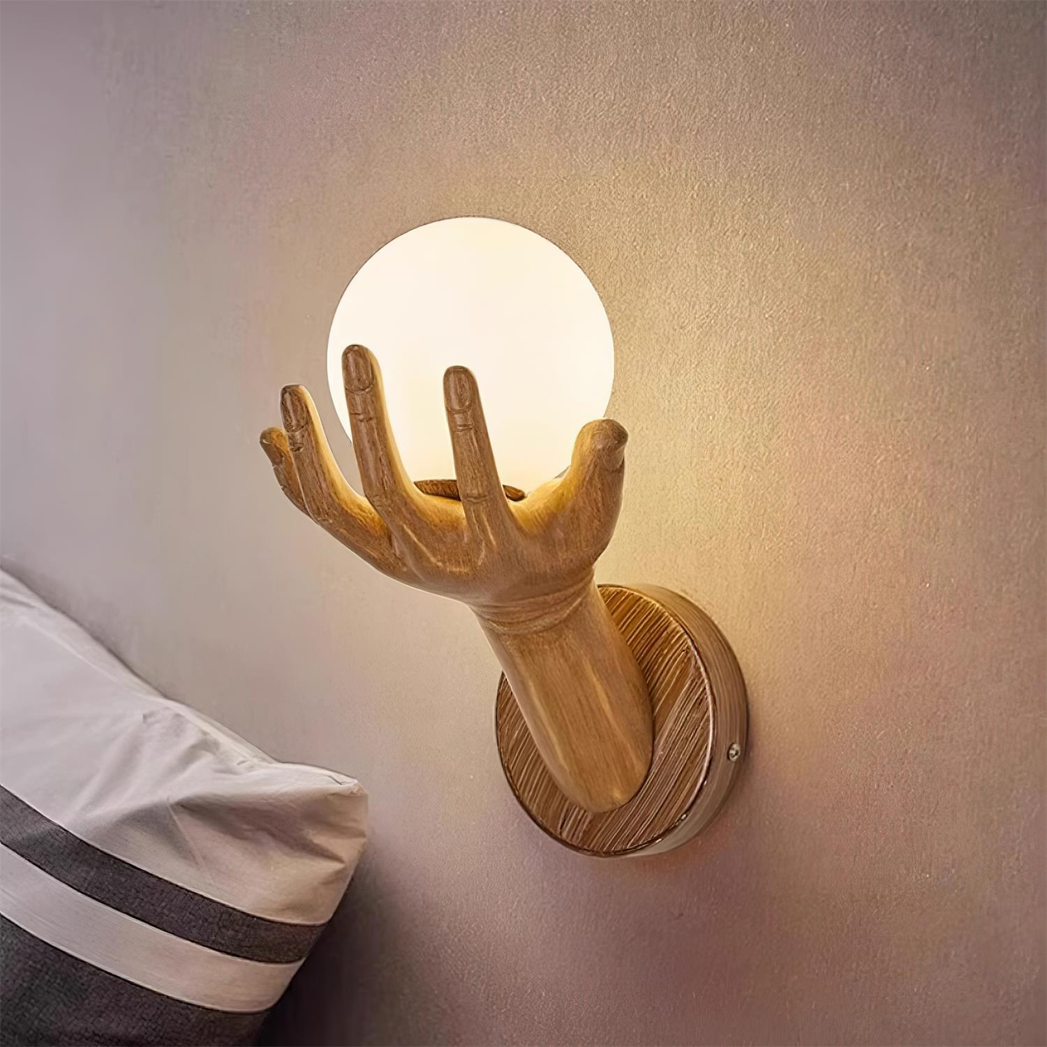Ivelor Light Bearer Wall Light