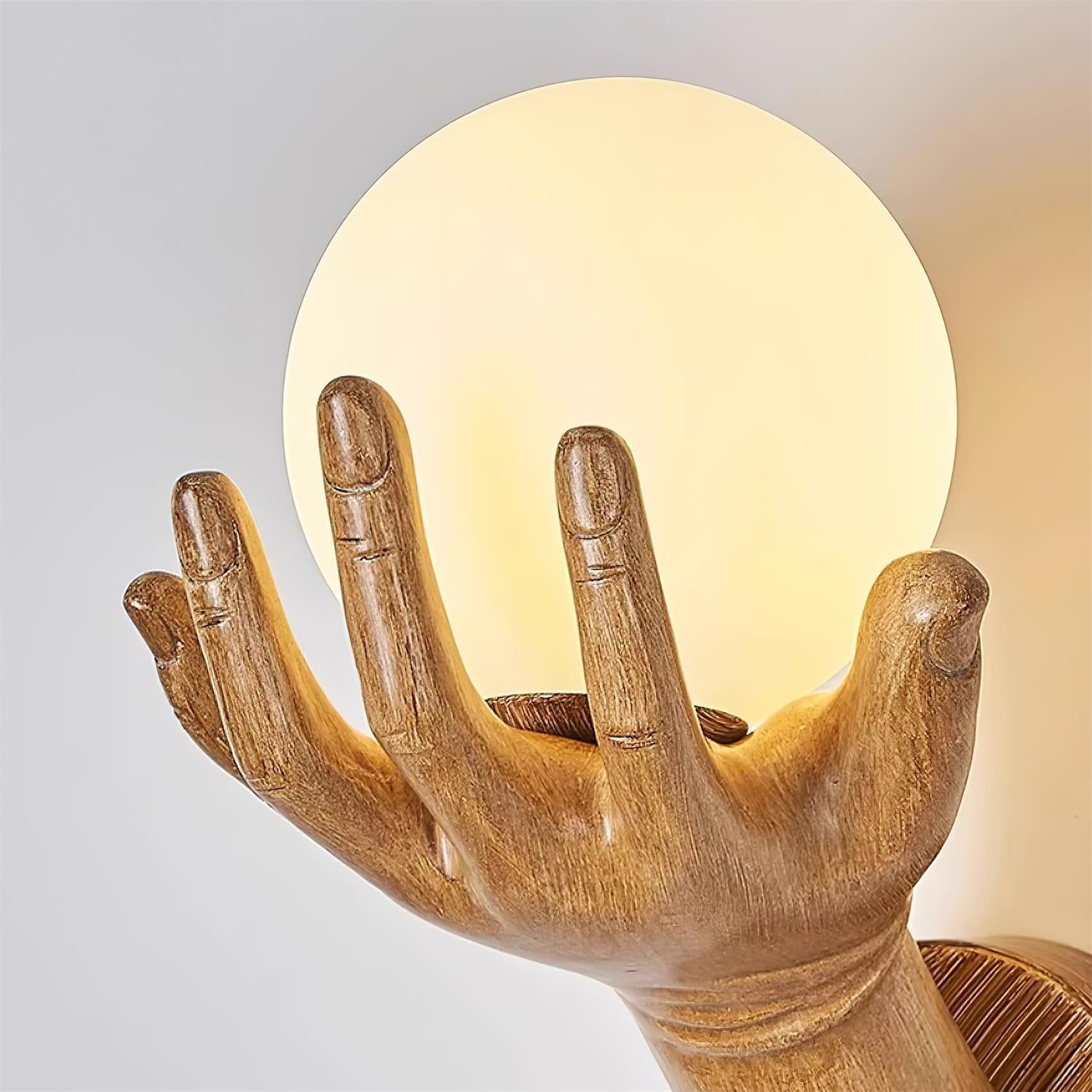 Ivelor Light Bearer Wall Light