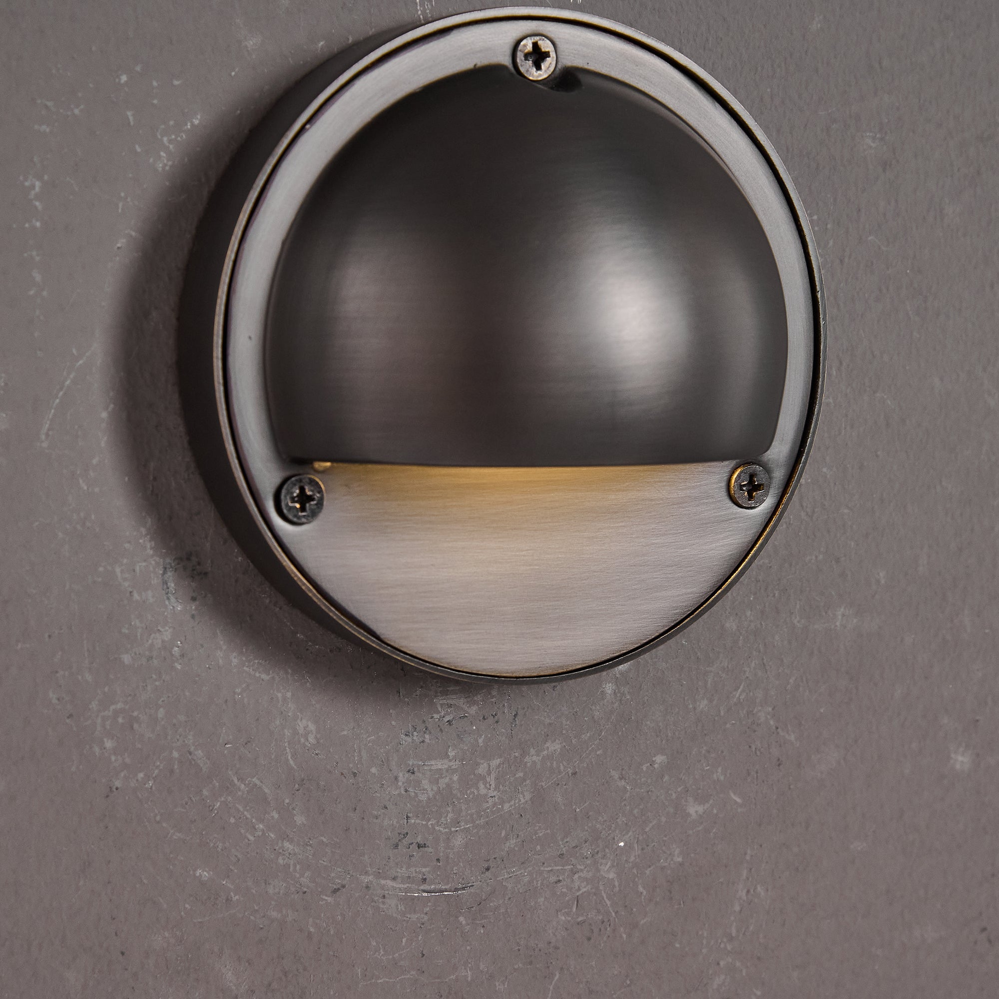 Avenlier Outdoor Wall Light
