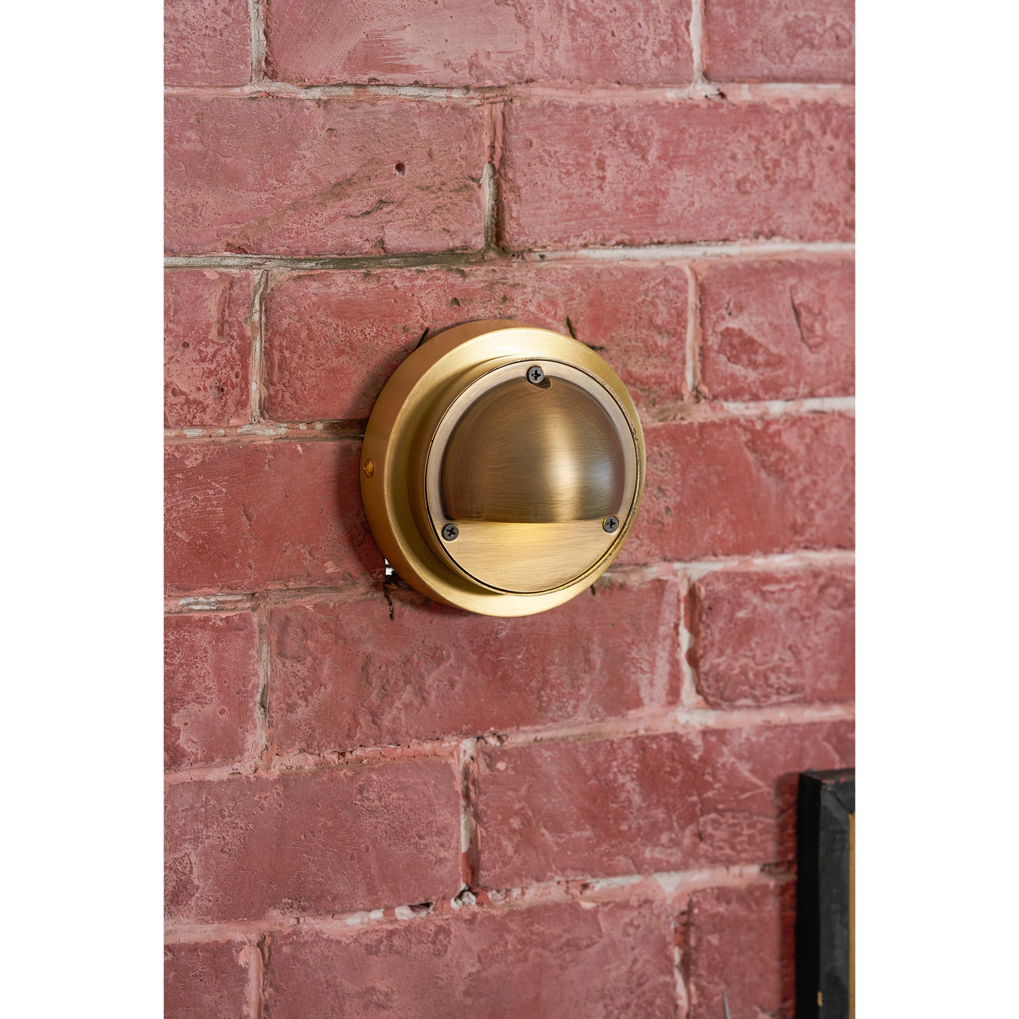 Avenlier Outdoor Wall Light