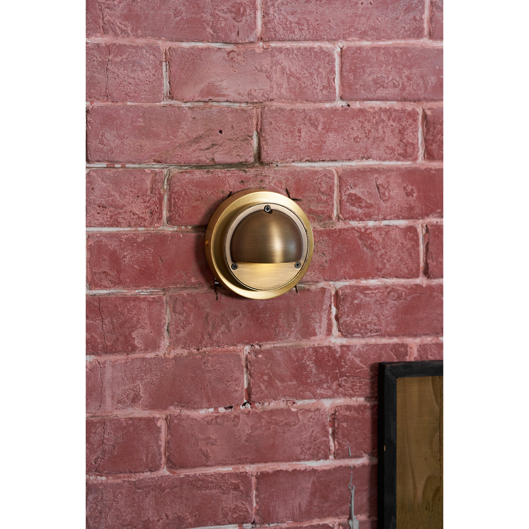 Avenlier Outdoor Wall Light