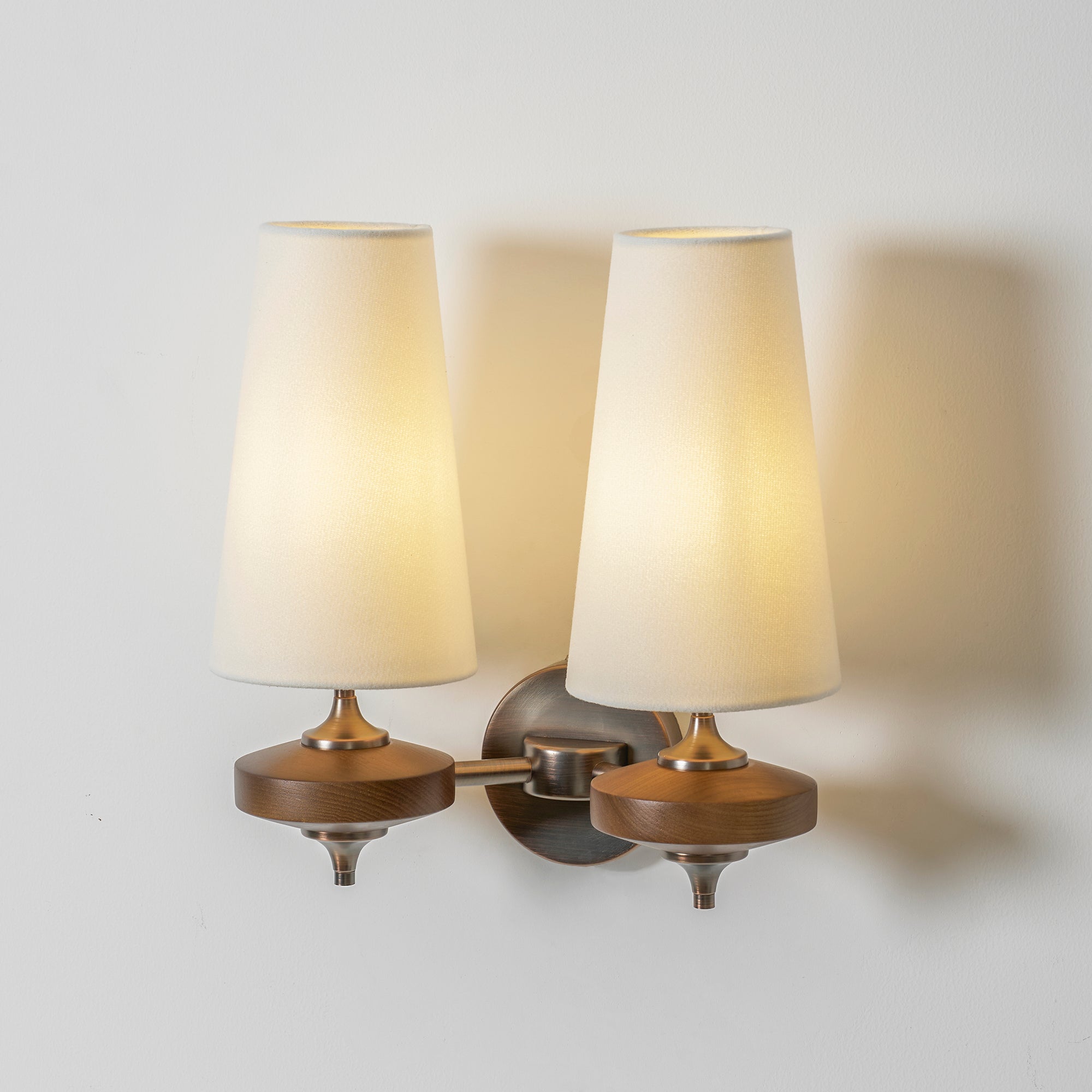 Yaronwick Cone Wall Light