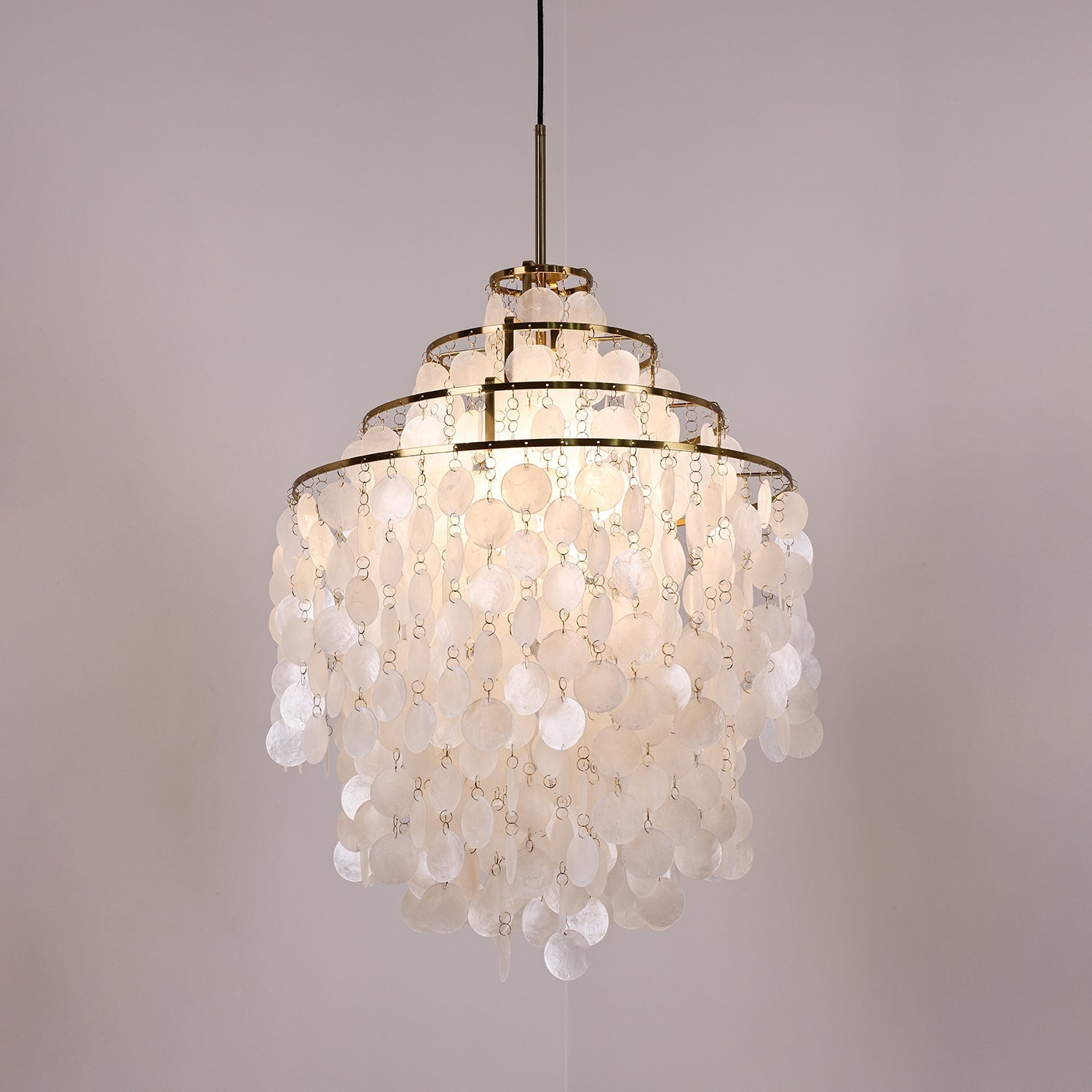 Qanserrino Chandelier