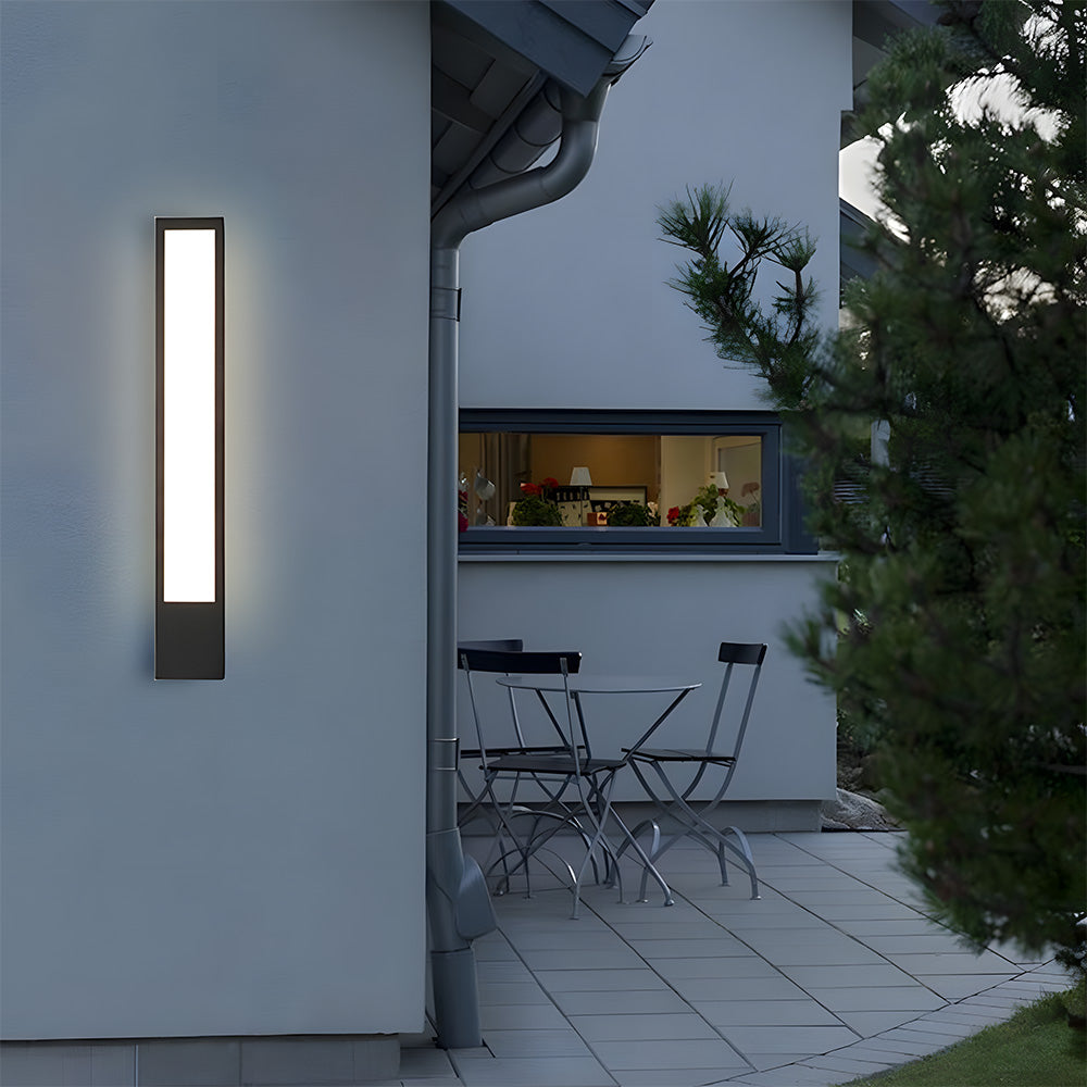 Telzon Outdoor Wall Light