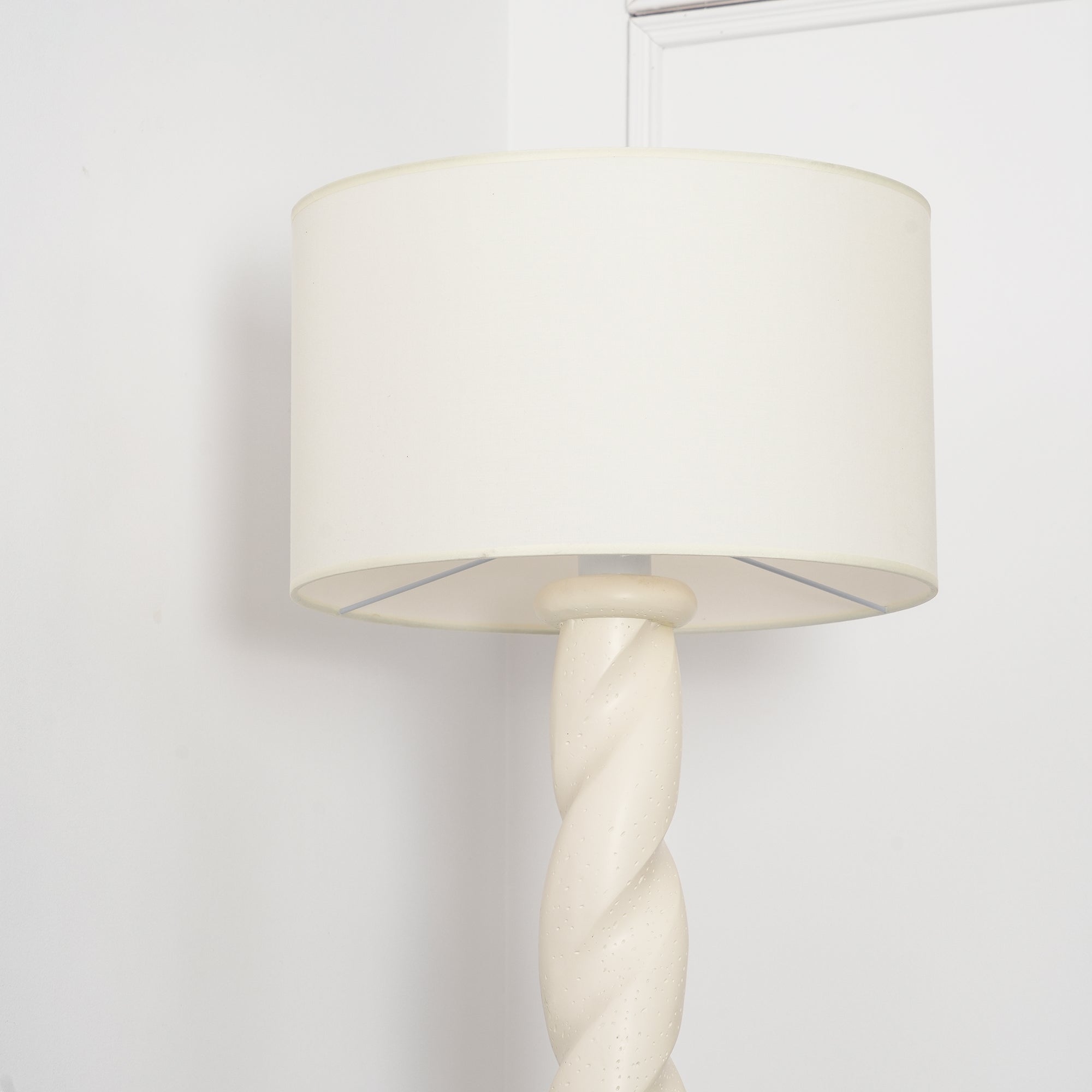 Yesoni Twist Floor Lamp
