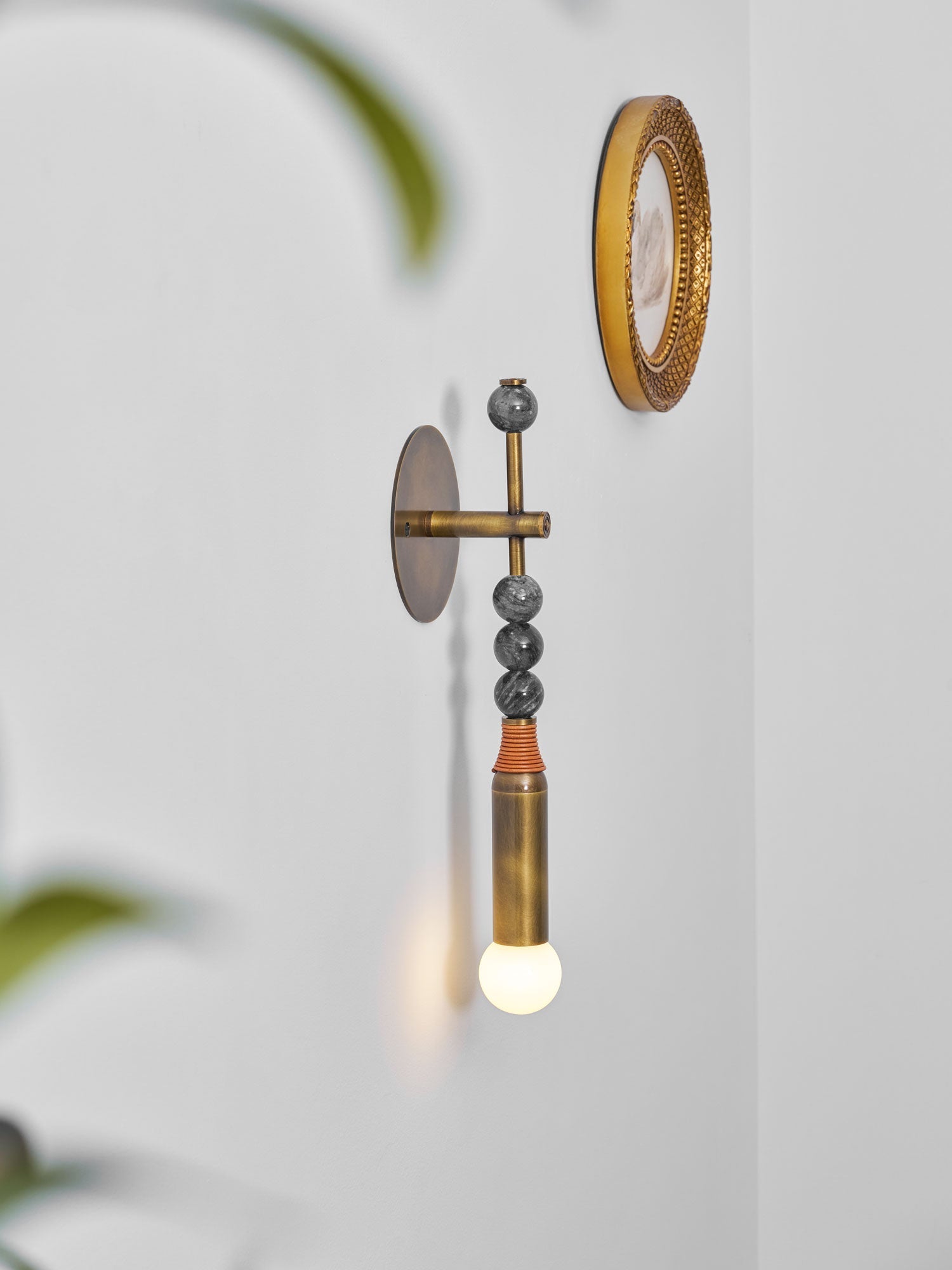 Yaror Wall Light