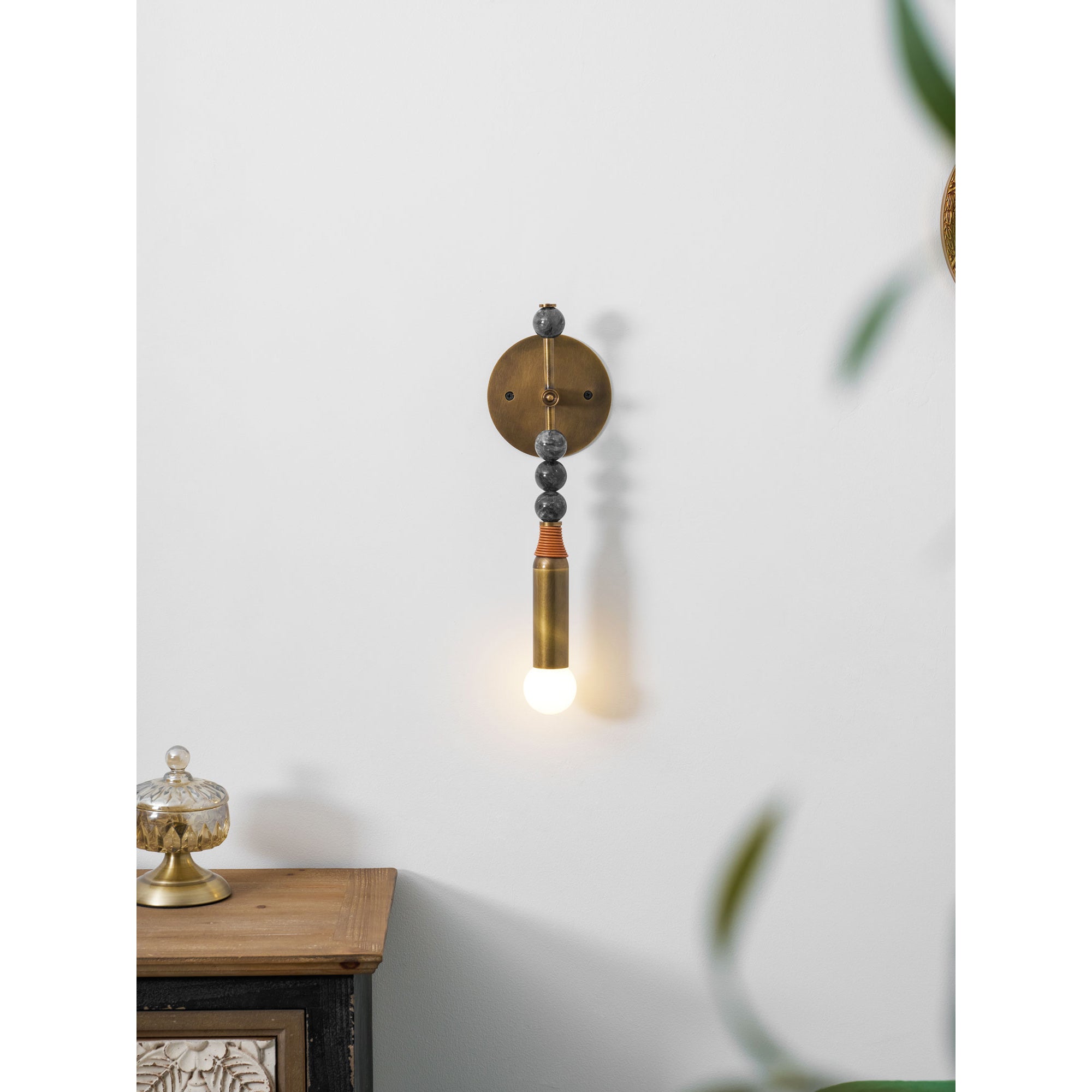 Yaror Wall Light
