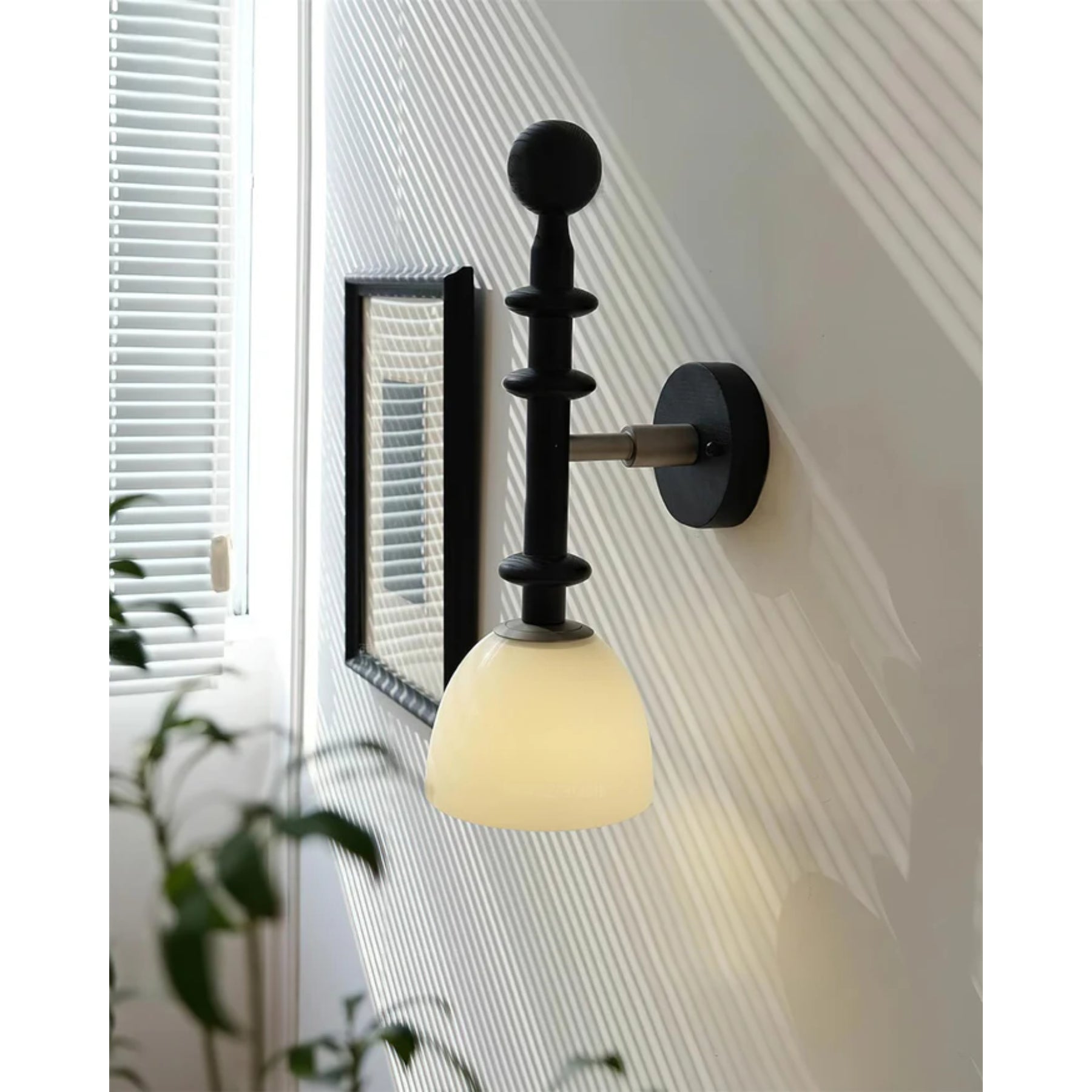 Colvesso Wall Light