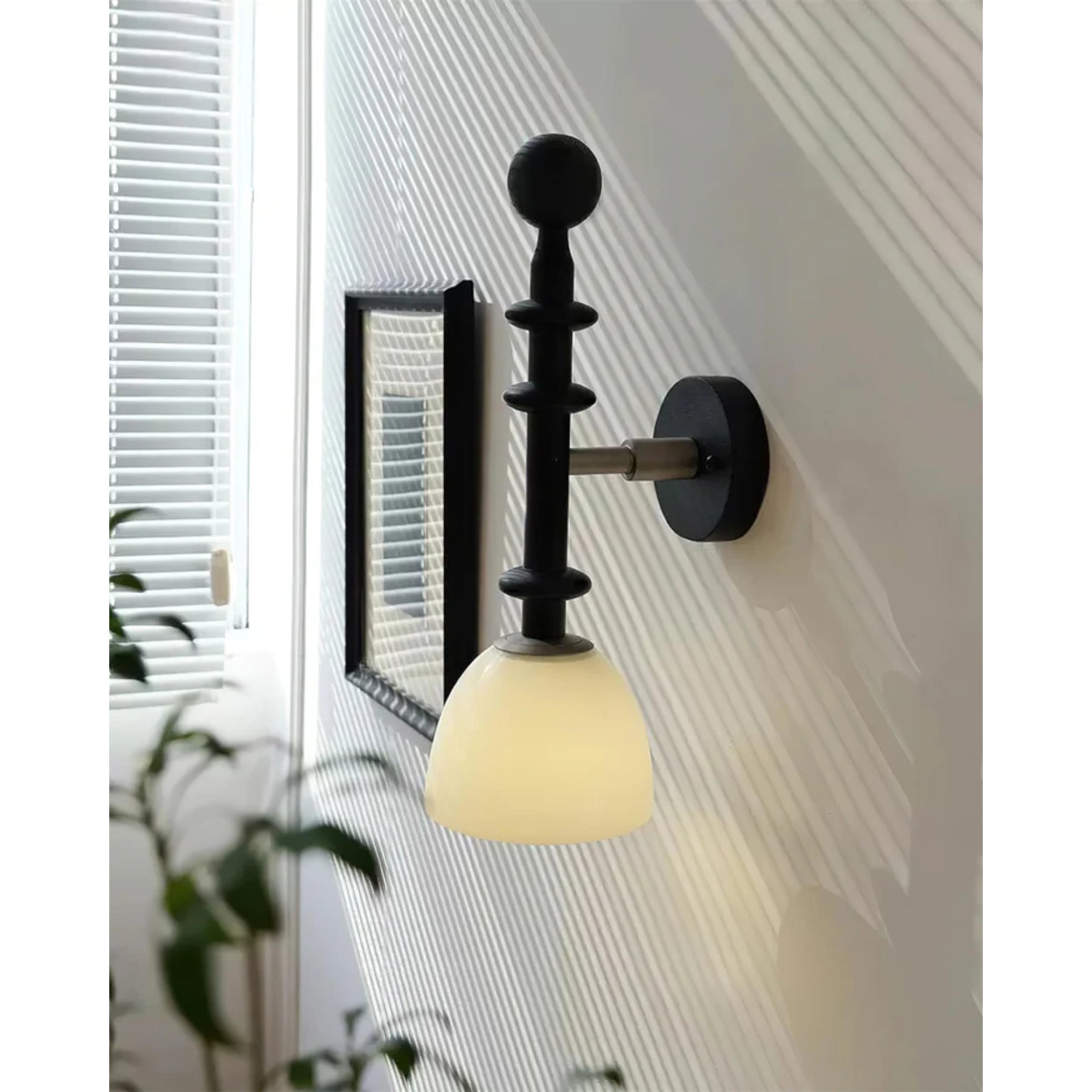 Colvesso Wall Light