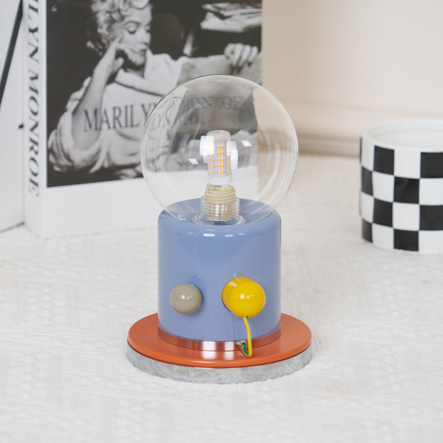 Trivano Table Lamp