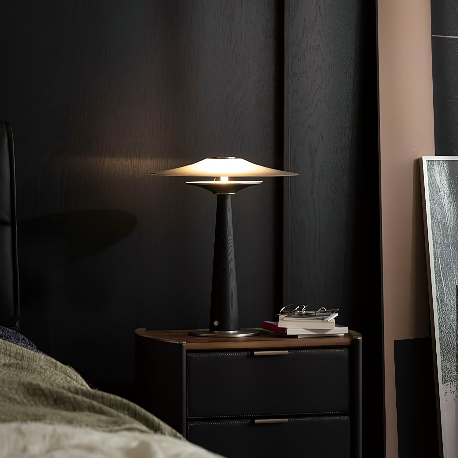 Kizom Table Lamp