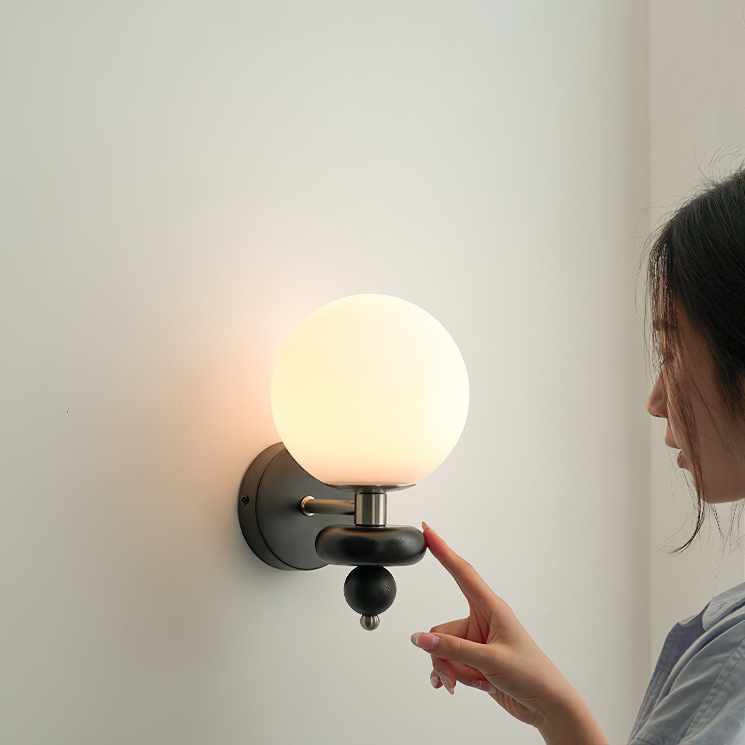 Mirvano Wall Light
