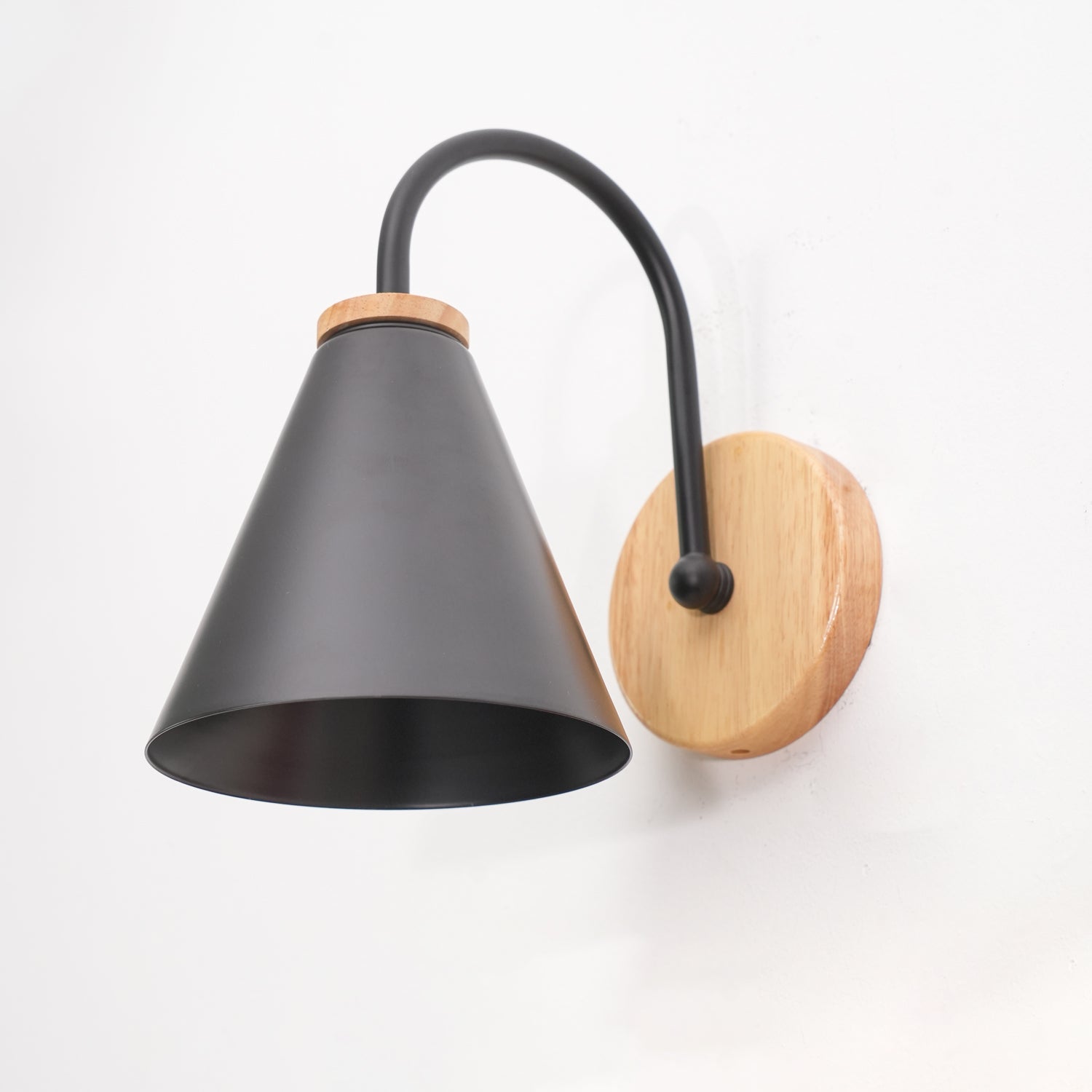 Seriva Wall Light