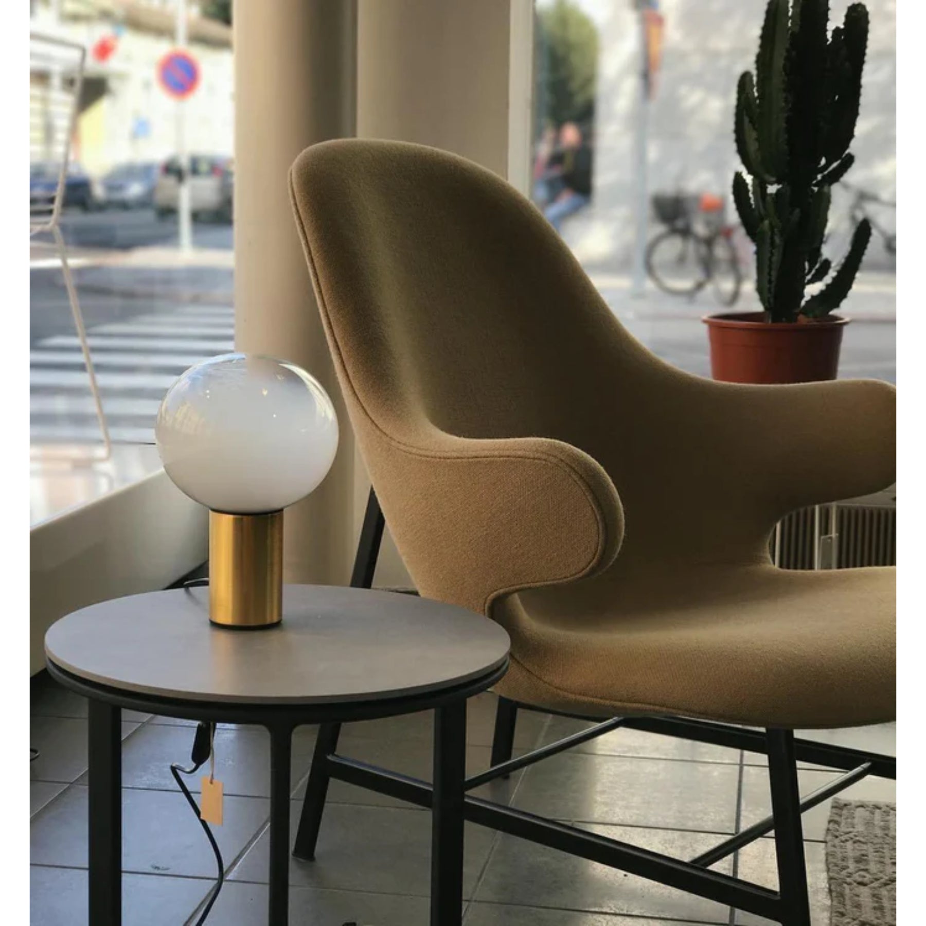 Leguno Table Lamp