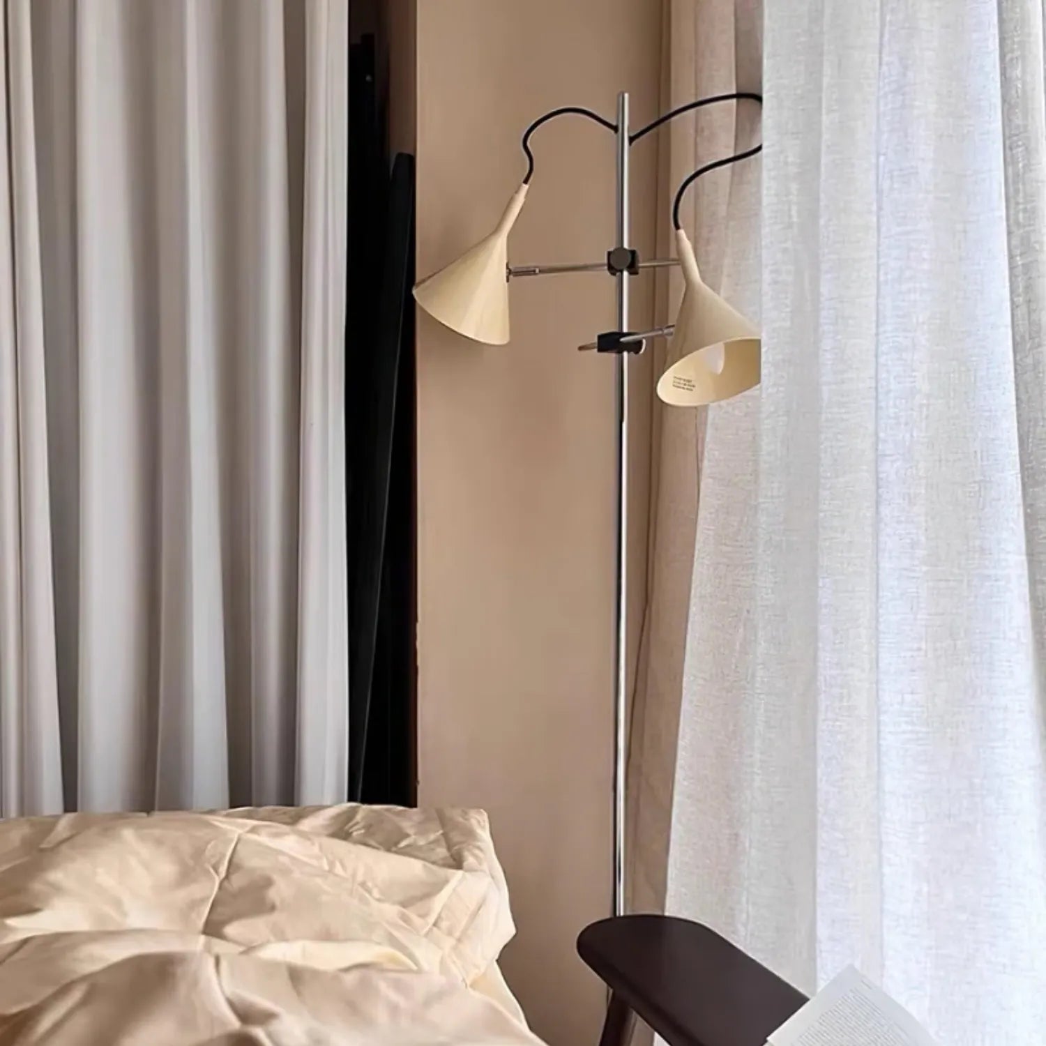 Latios Floor Lamp