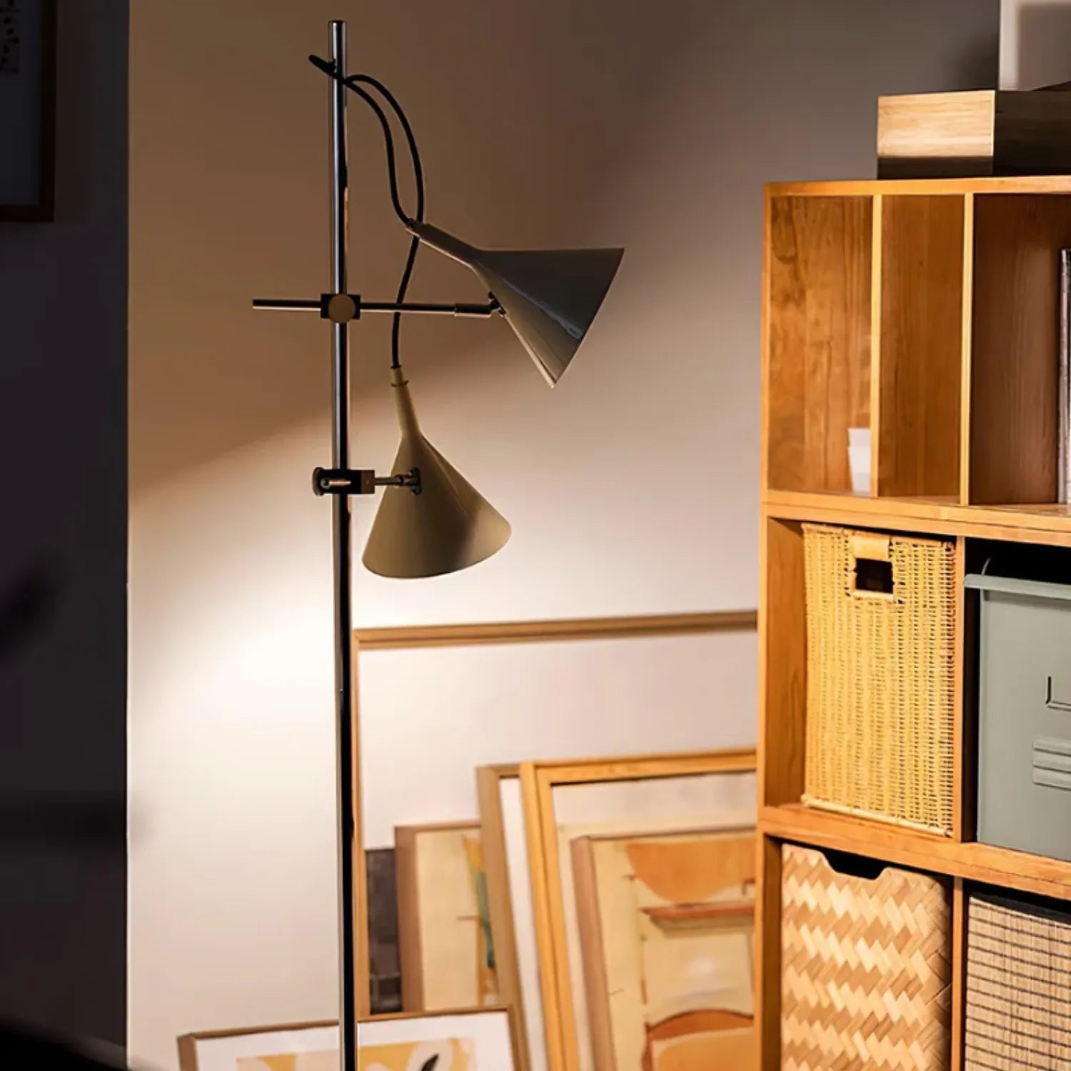 Latios Floor Lamp