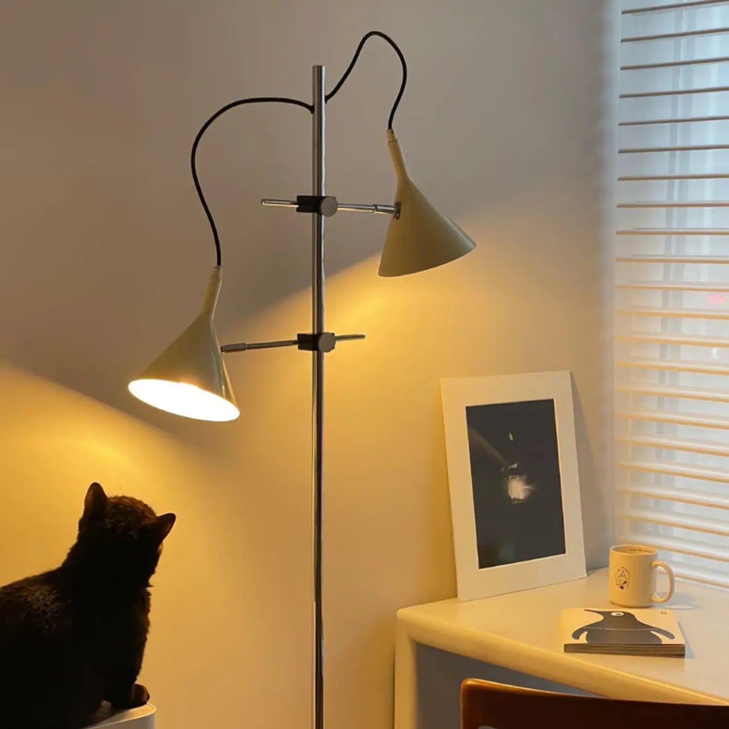 Latios Floor Lamp