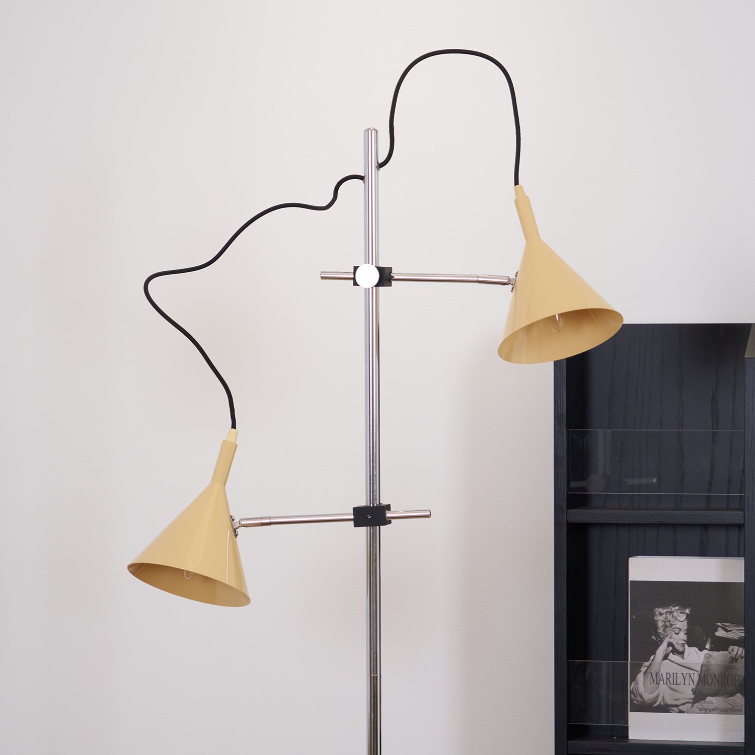 Latios Floor Lamp