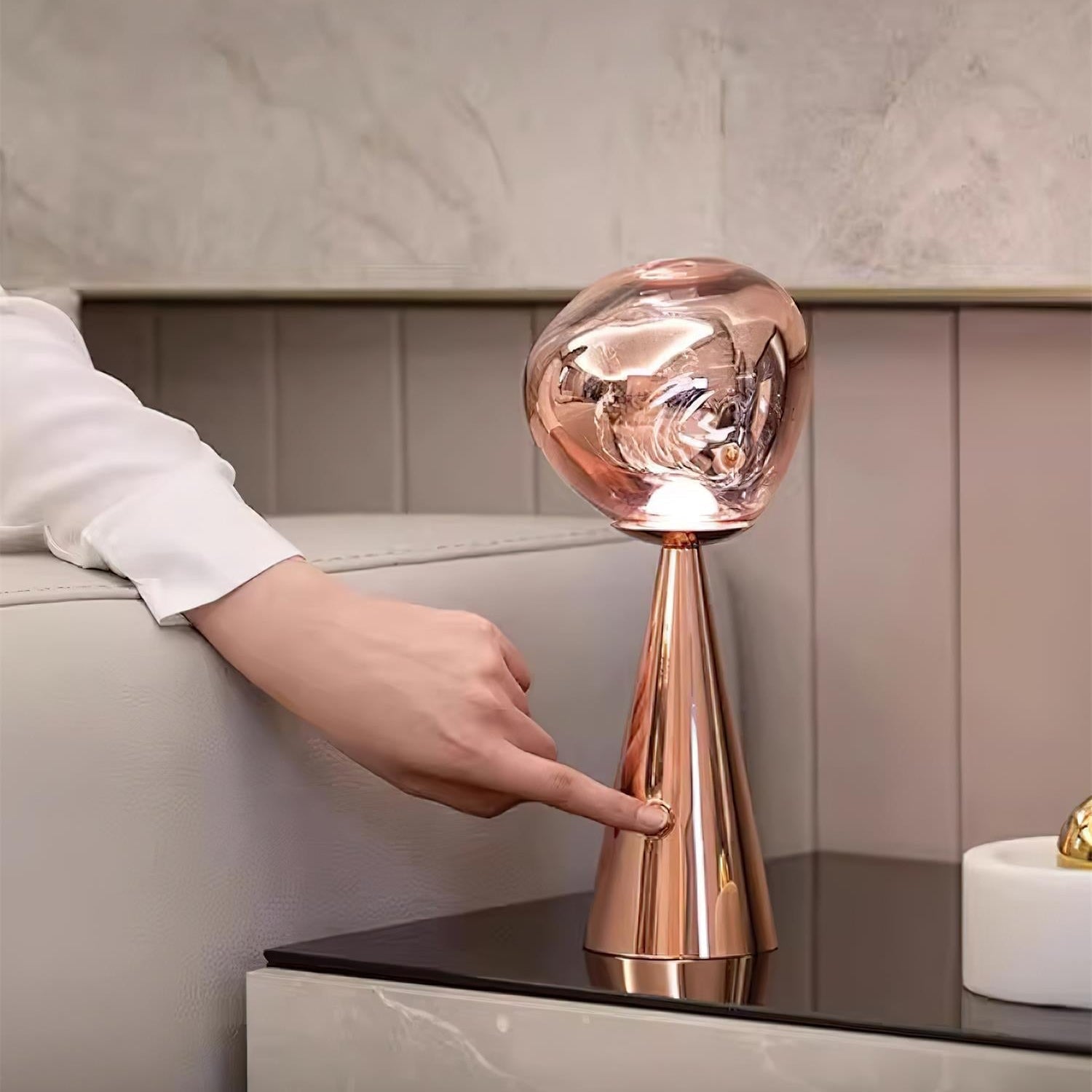 Syrlion Orb Table Lamp