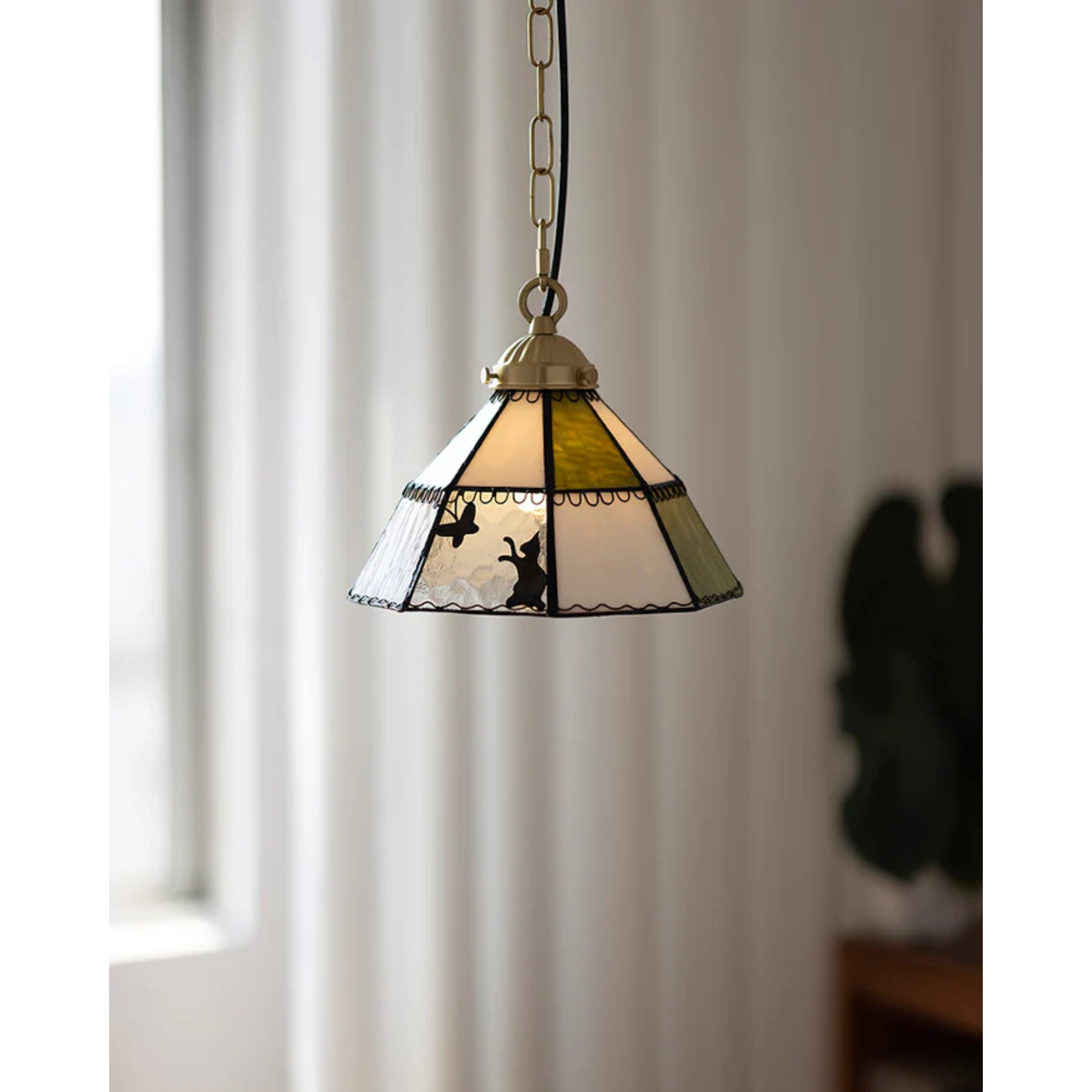 Peloze Tiffany Pendant Light