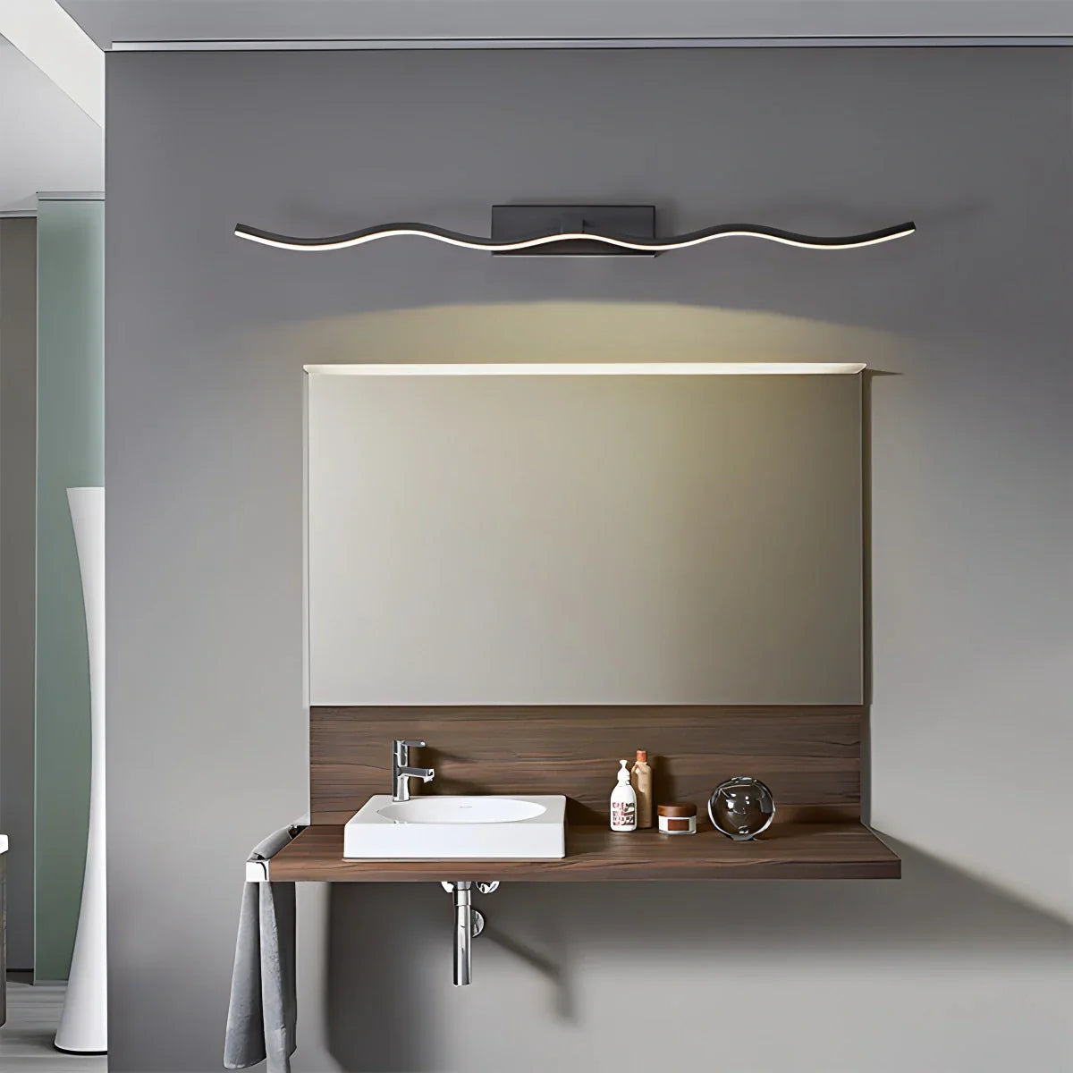 Vinaty Linear Wall Light