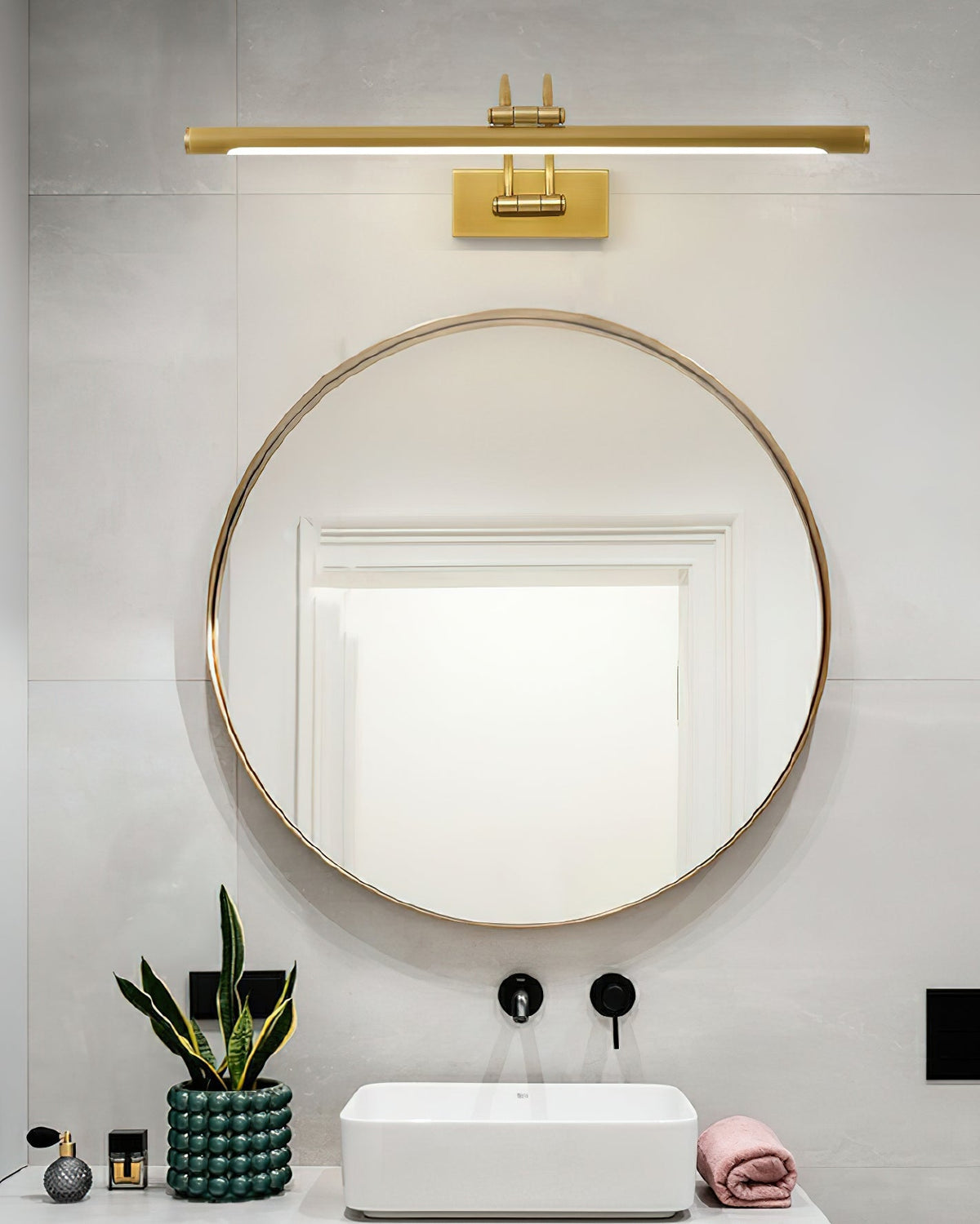 Moore Linear Wall Light