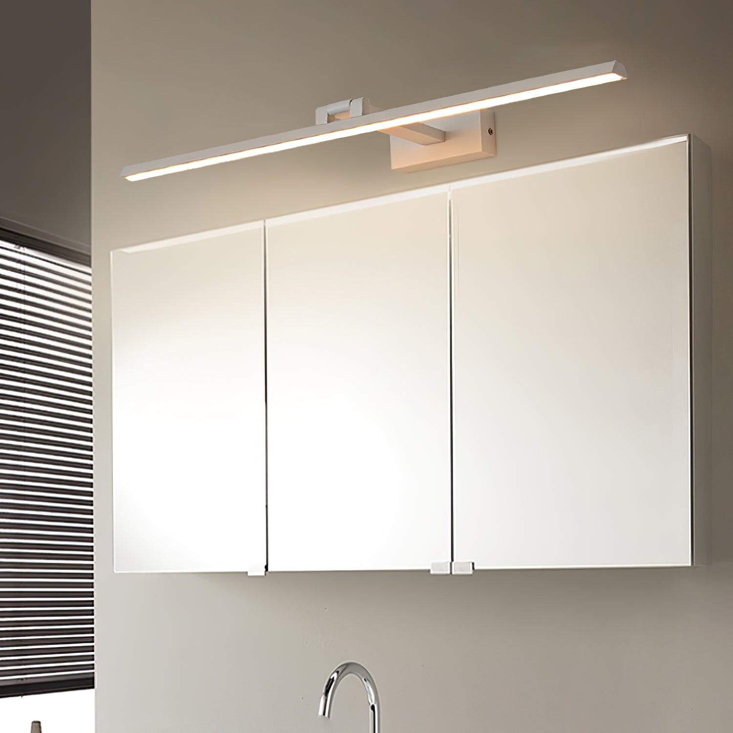 Menero Wall Light