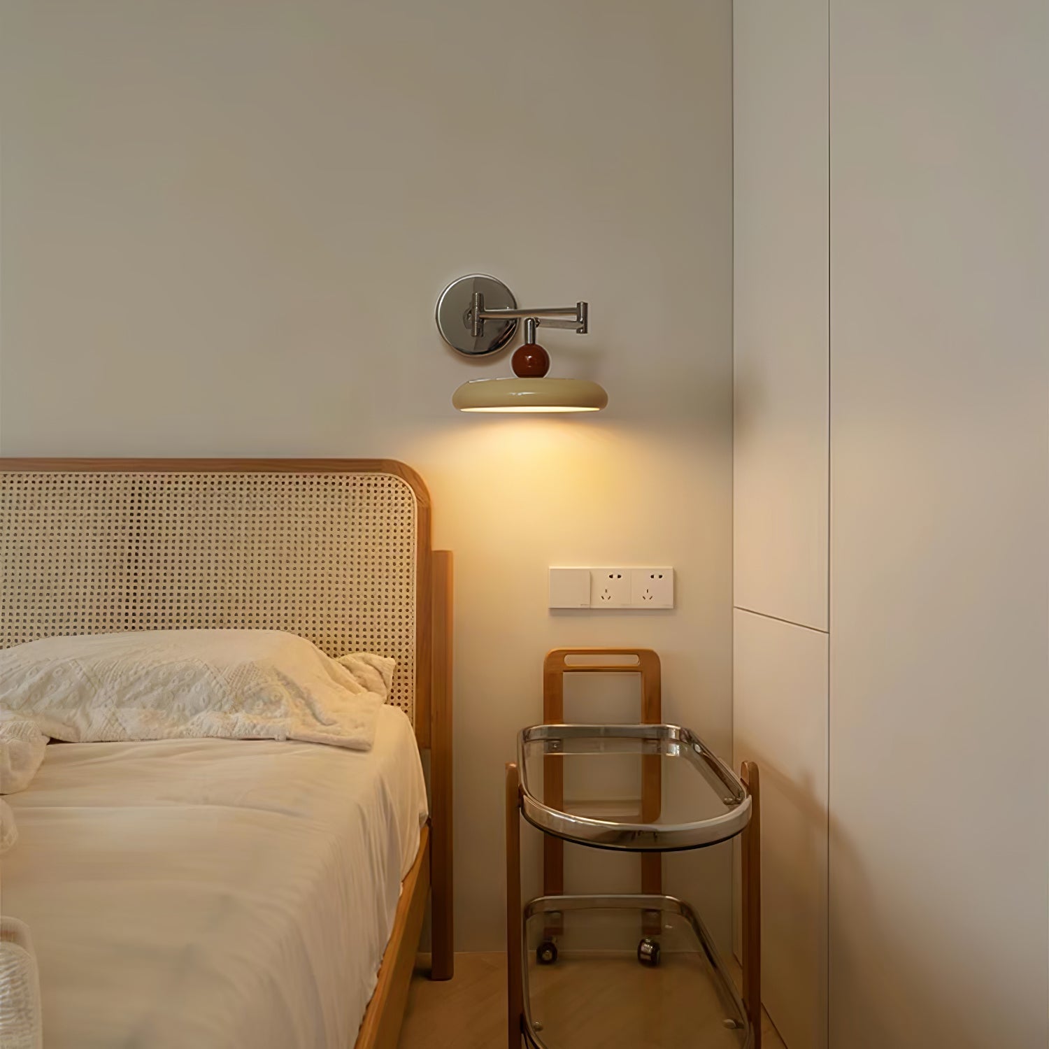 Laslon Wall Light