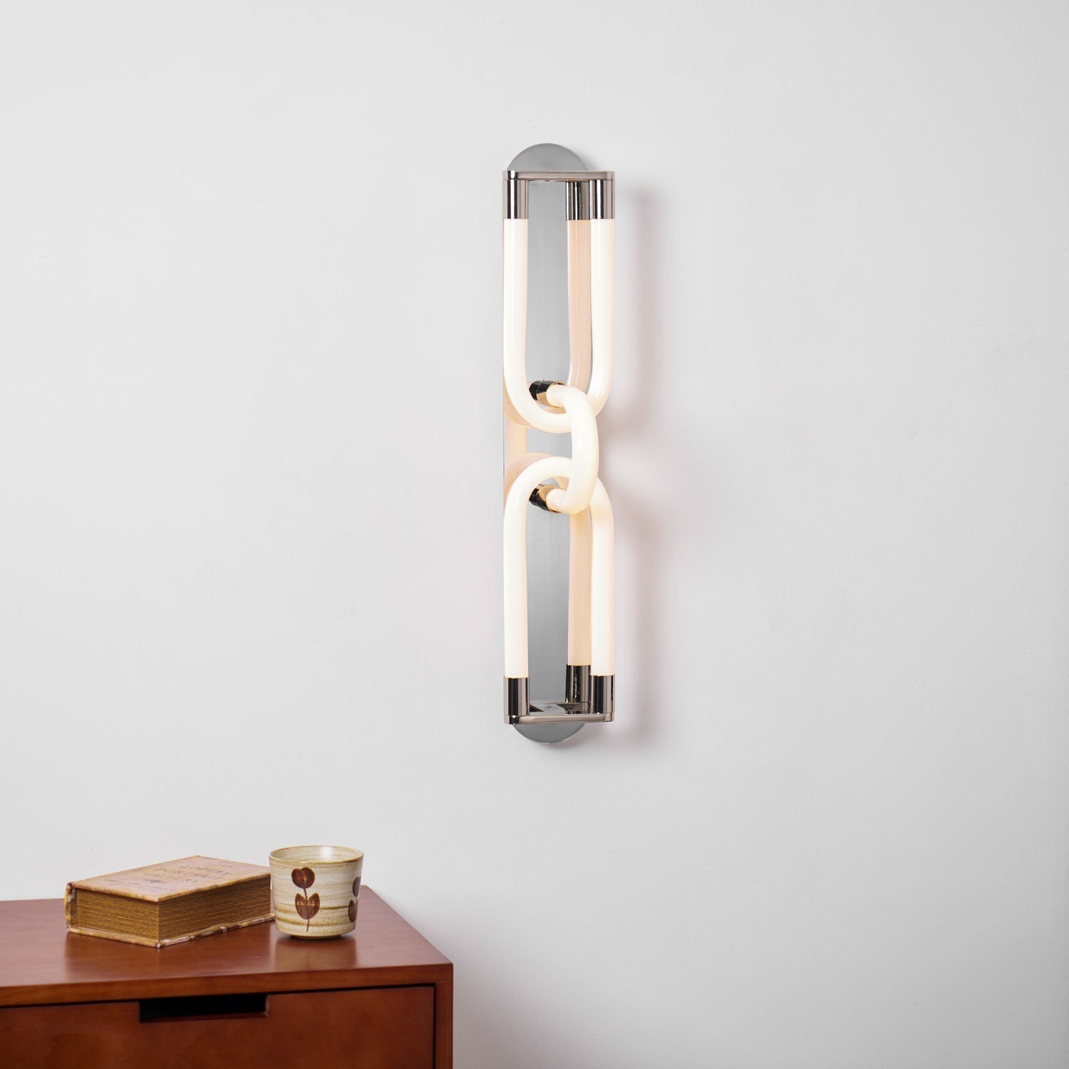 Loracus Wall Light