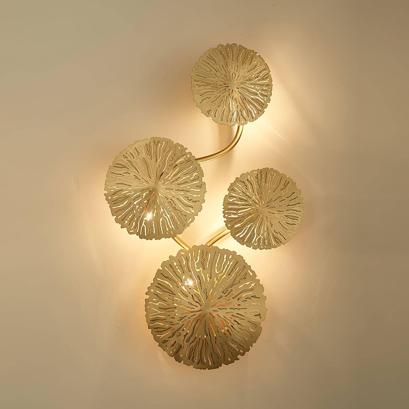 Letuzo Leaf Wall Light