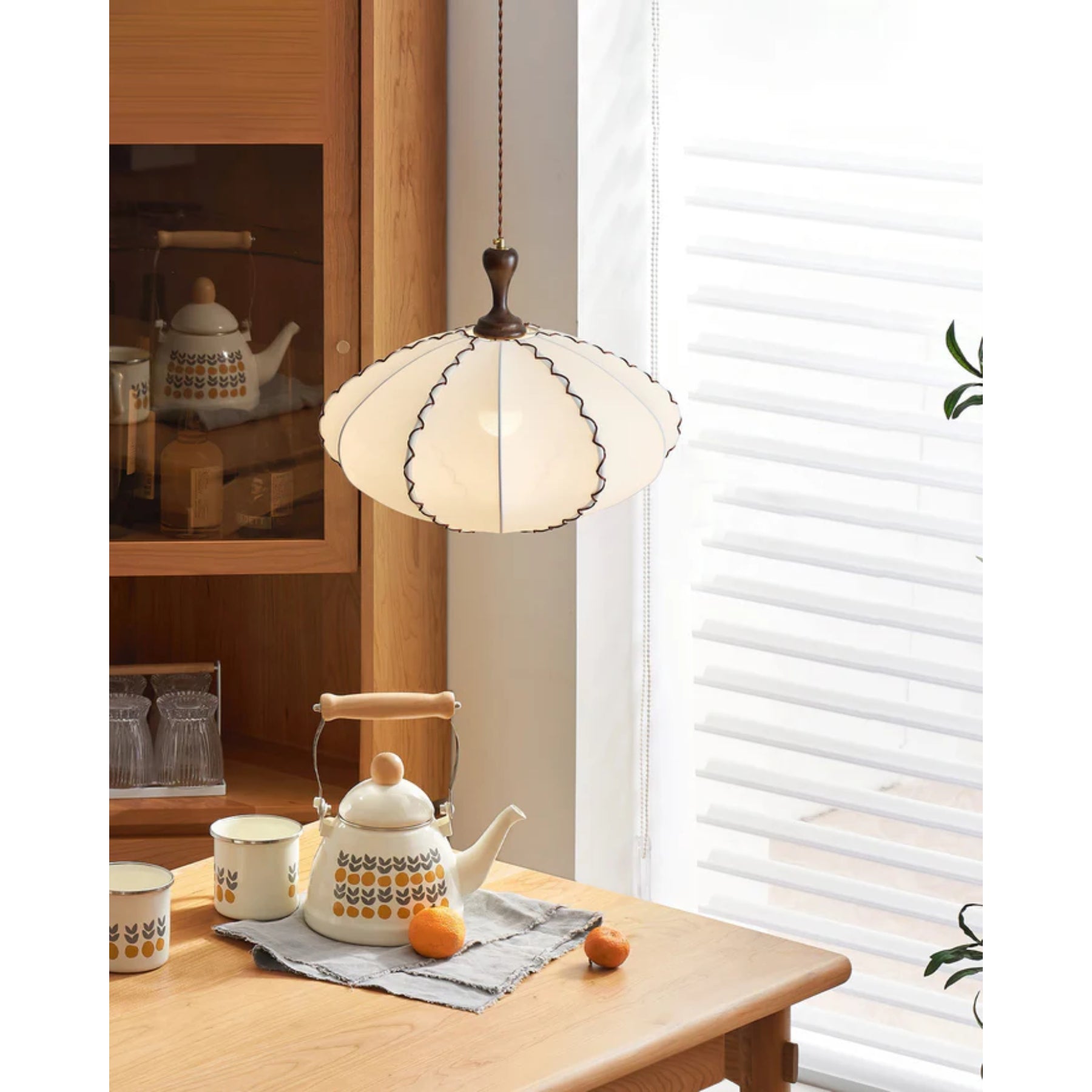 Lemucian Pendant Light