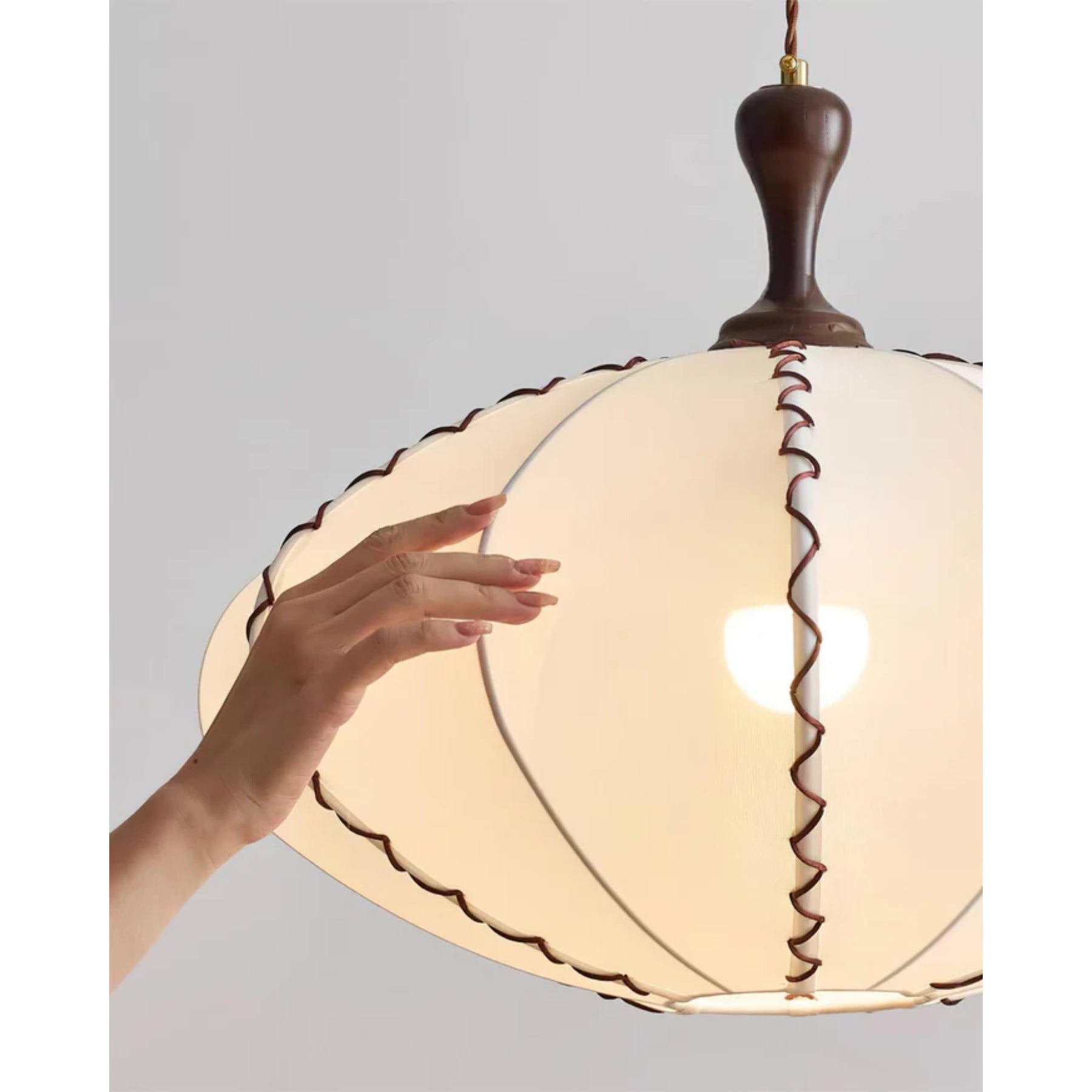 Lemucian Pendant Light
