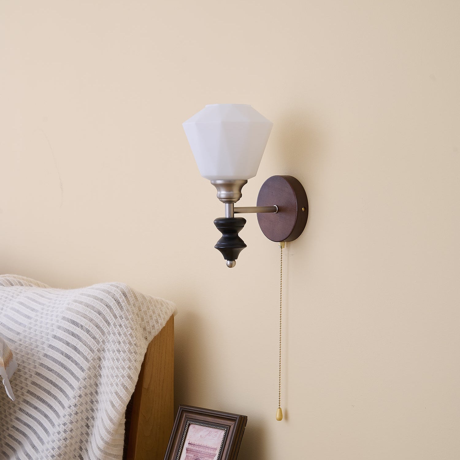 Locelle Wall Light