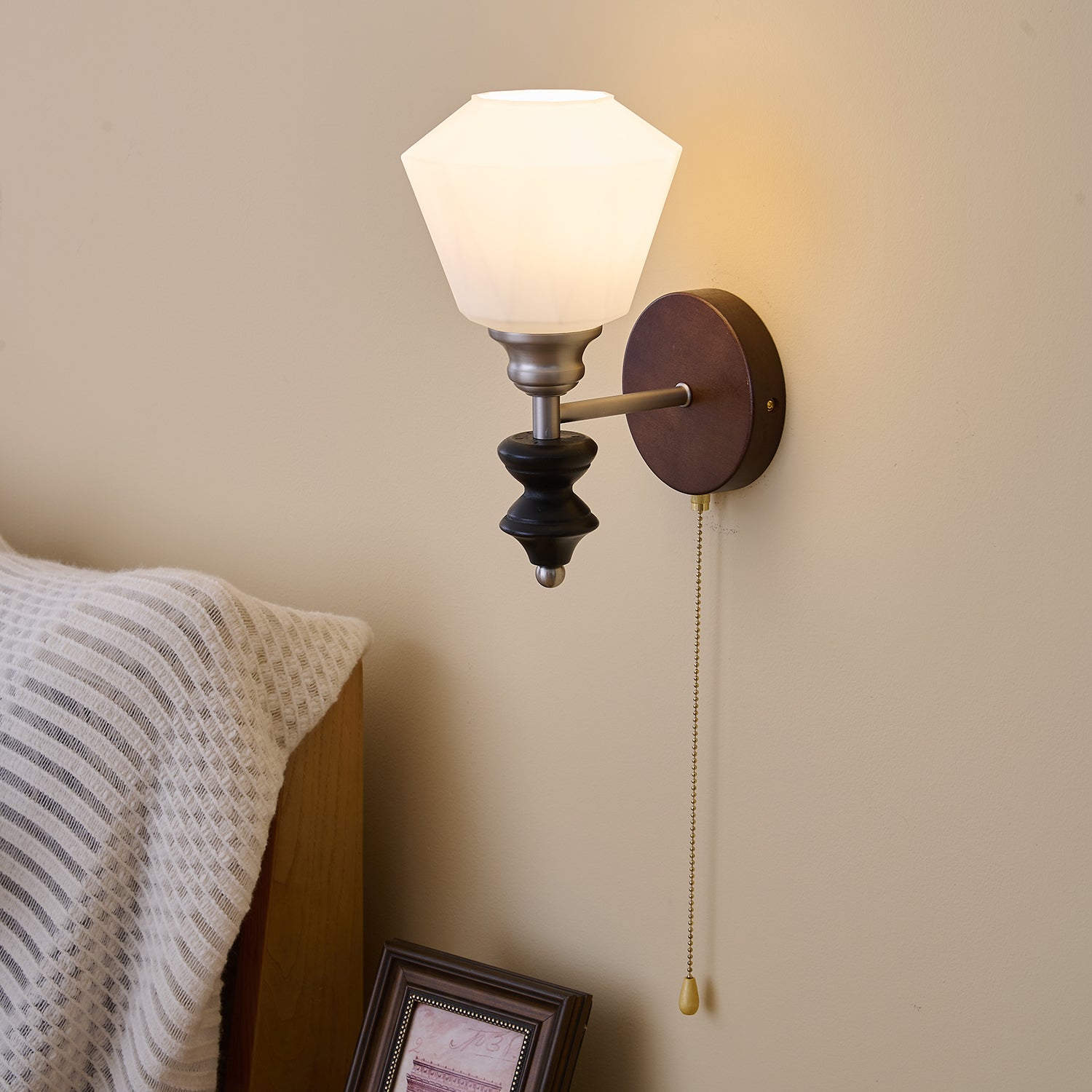 Locelle Wall Light