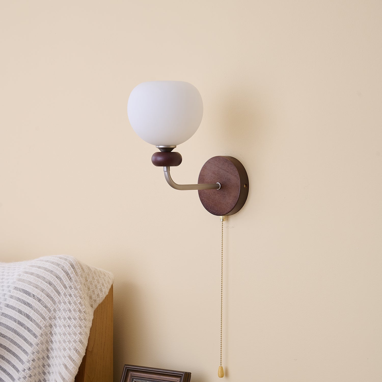 Locelle Wall Light