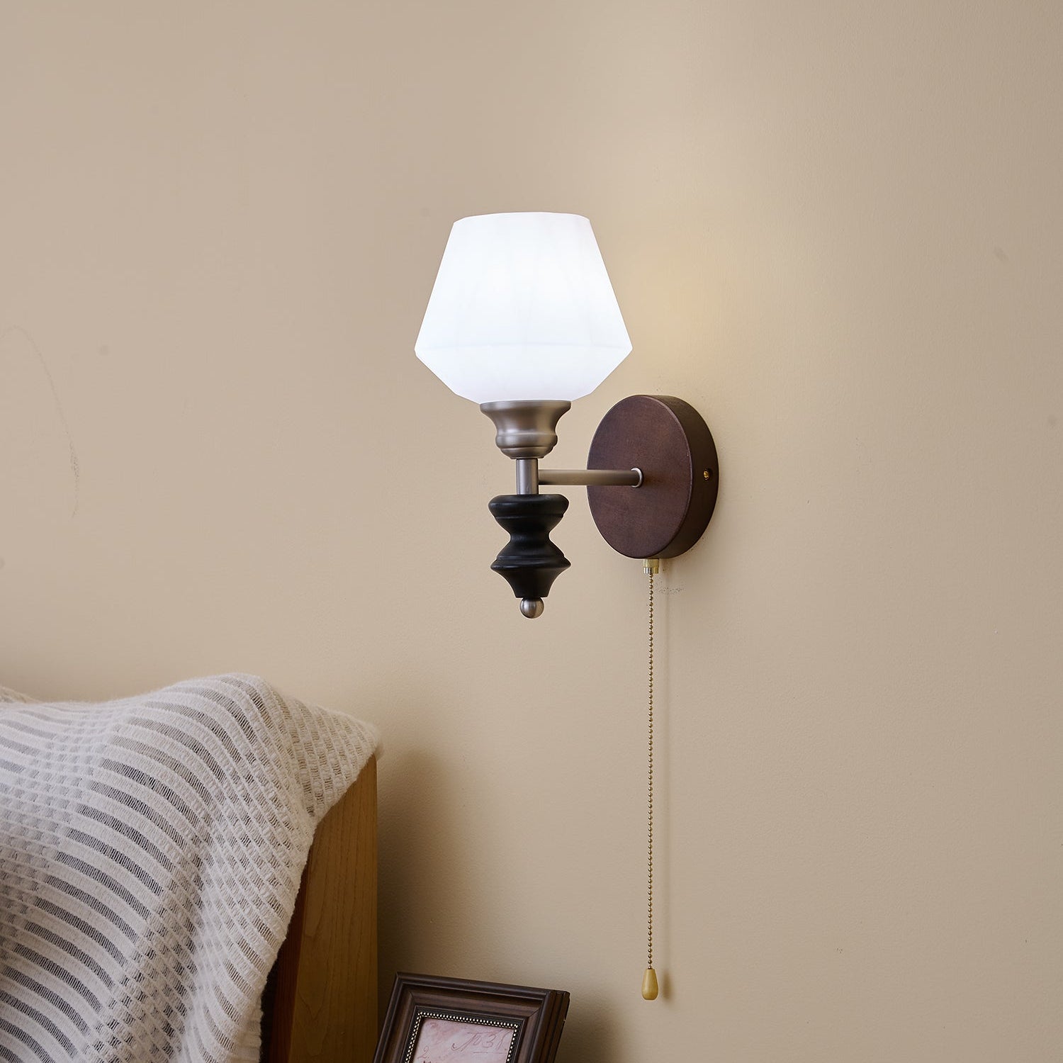 Locelle Wall Light