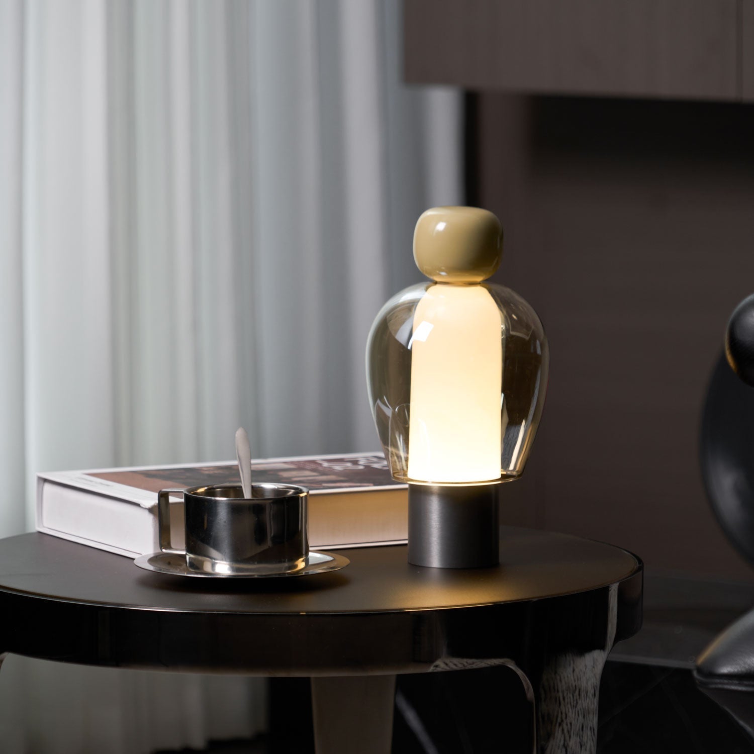 Maviro Table Lamp
