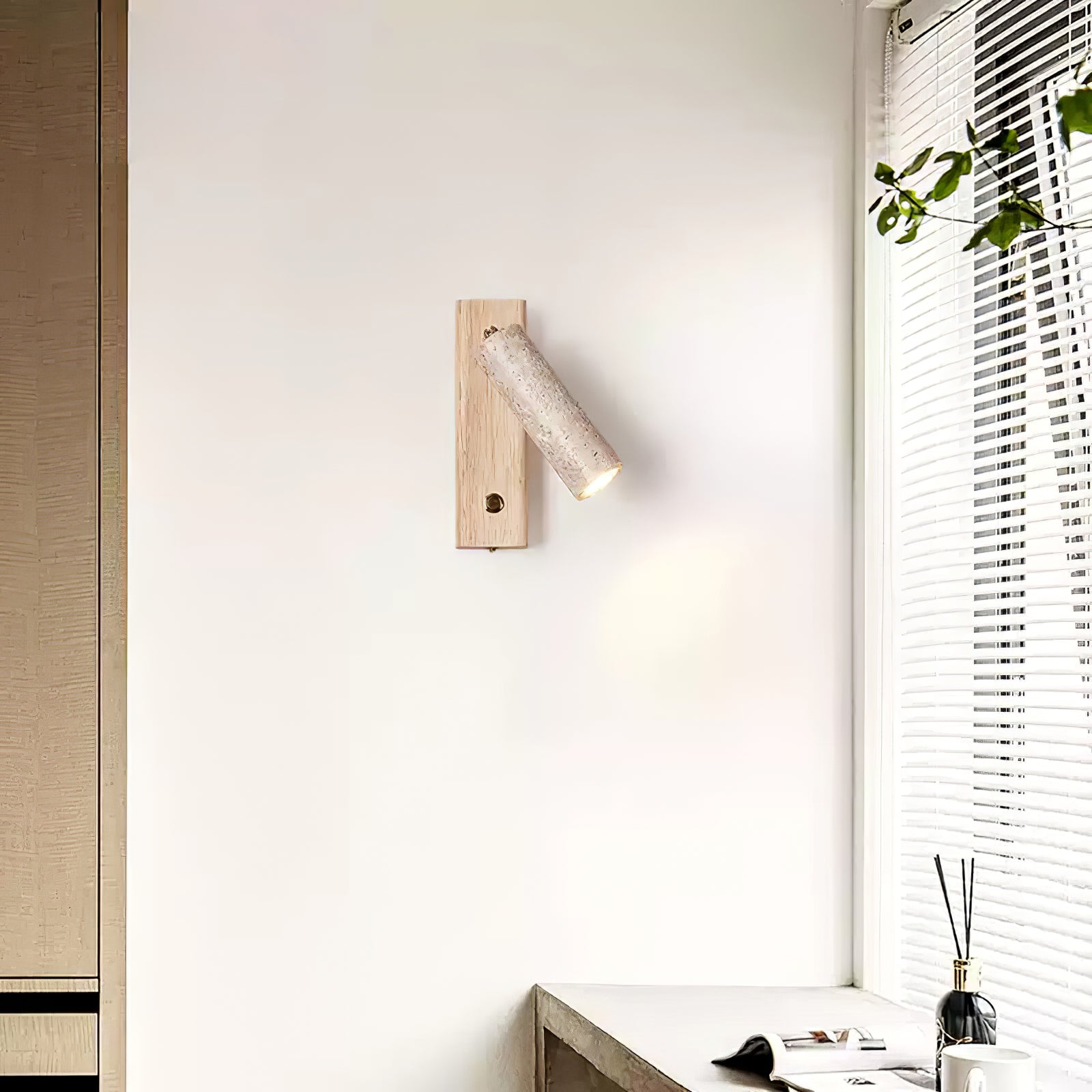 Ravro Reading Wall Light
