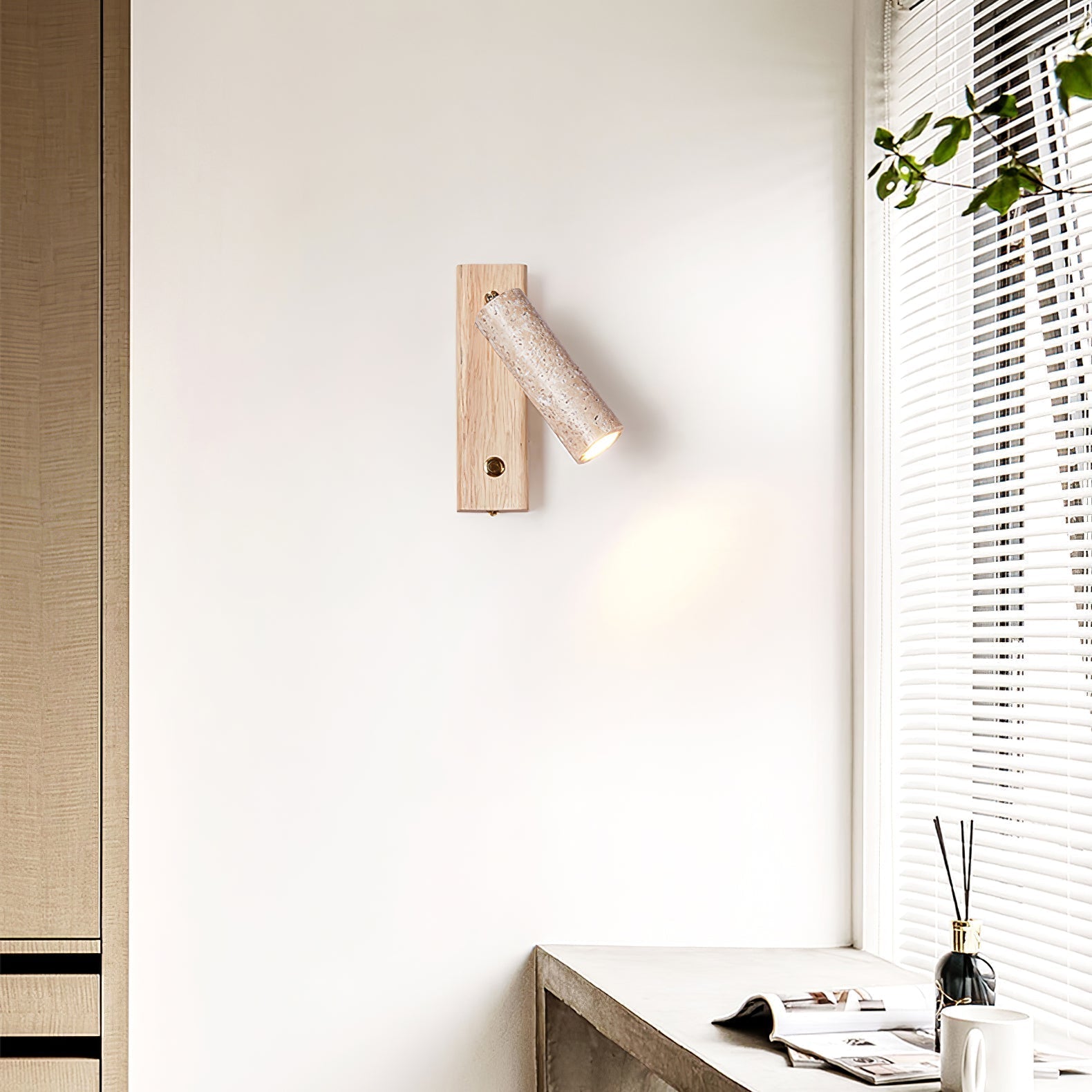 Ravro Reading Wall Light