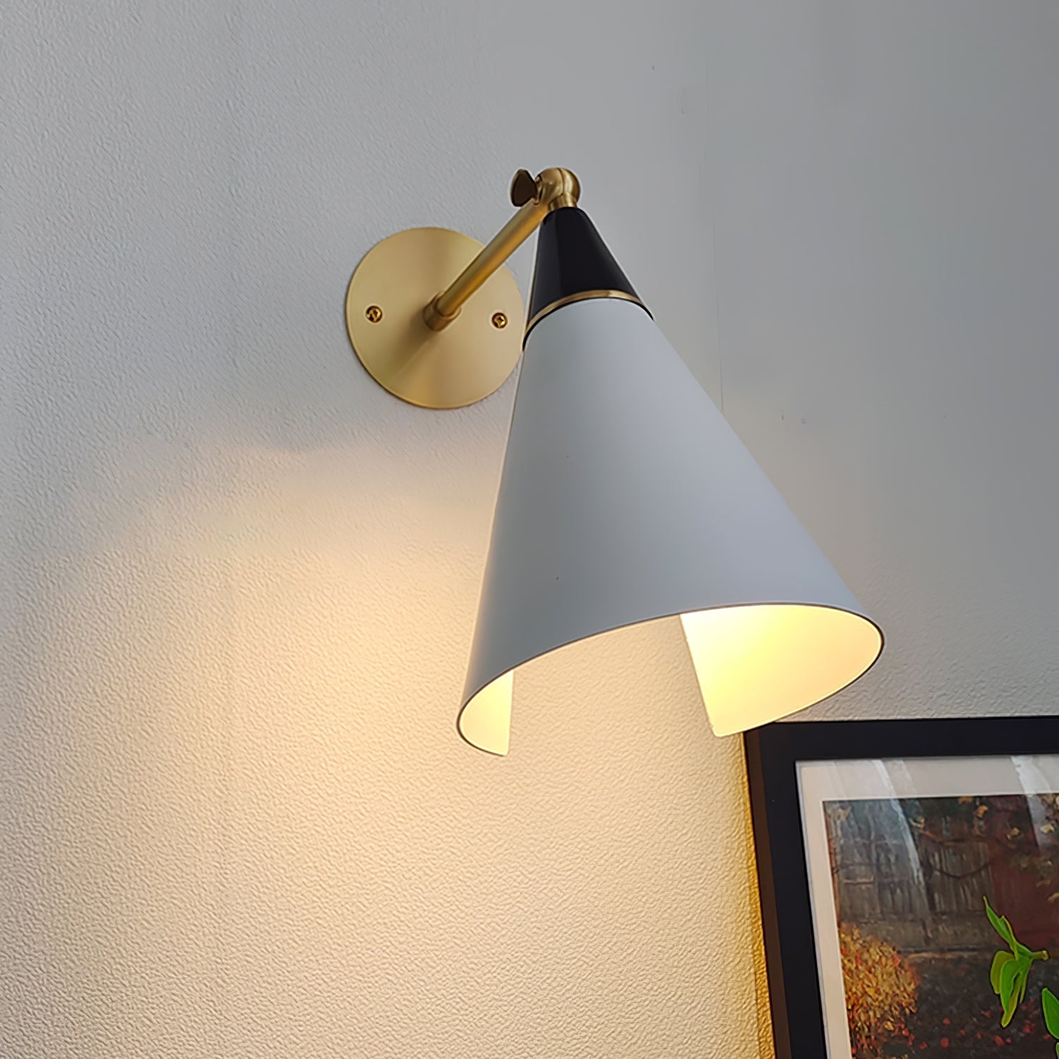 Mauge Wall Light