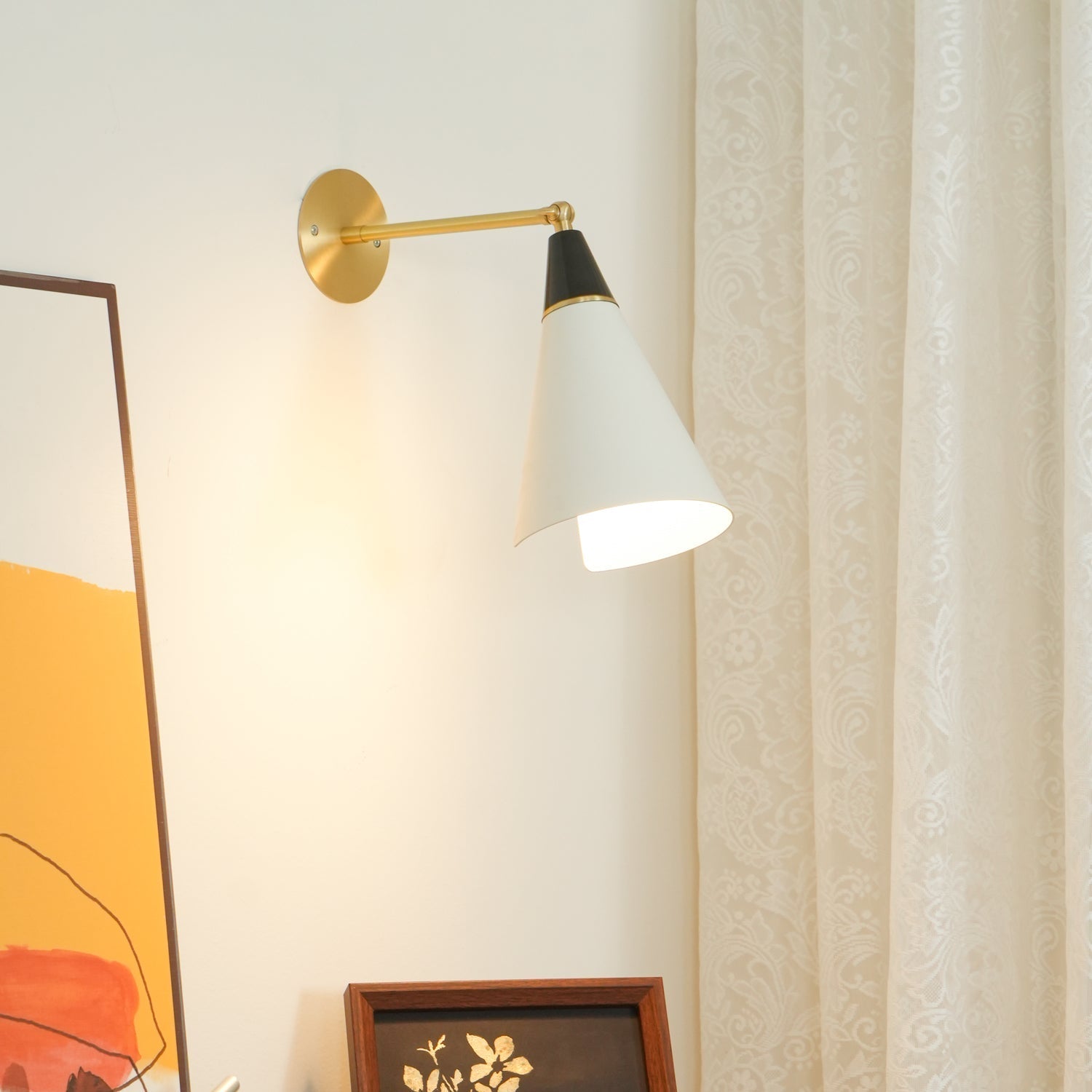Mauge Wall Light