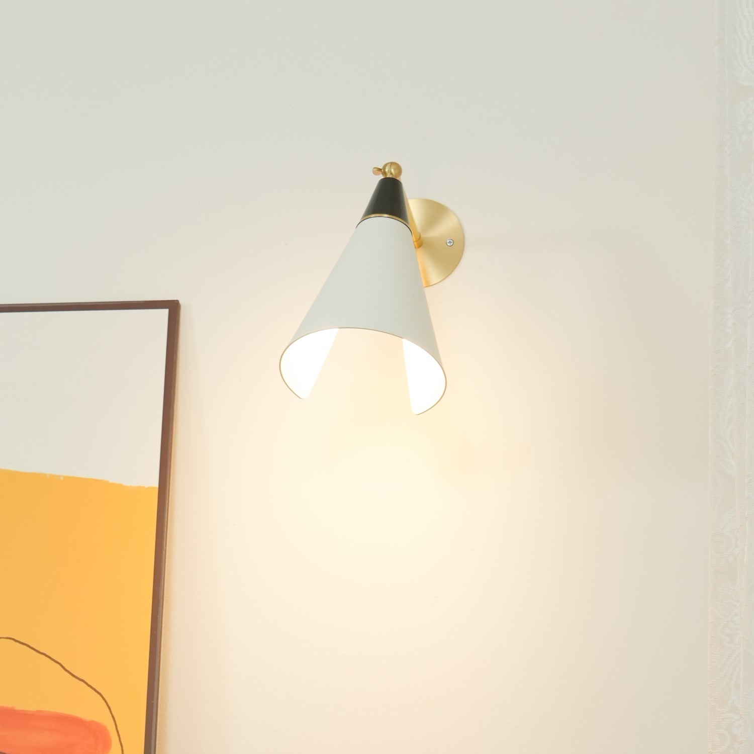 Mauge Wall Light